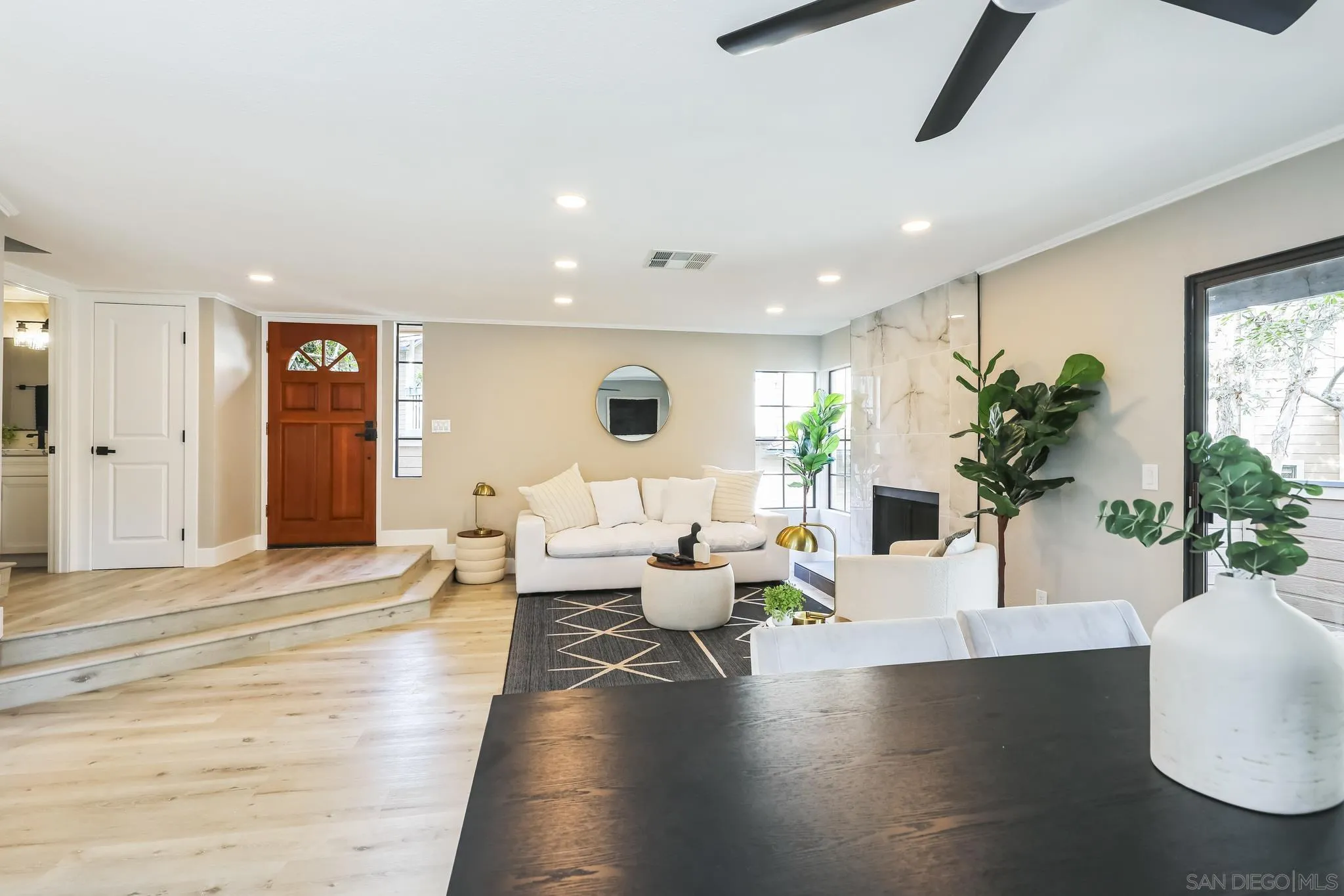 Photo #6: 240027659 Listing 