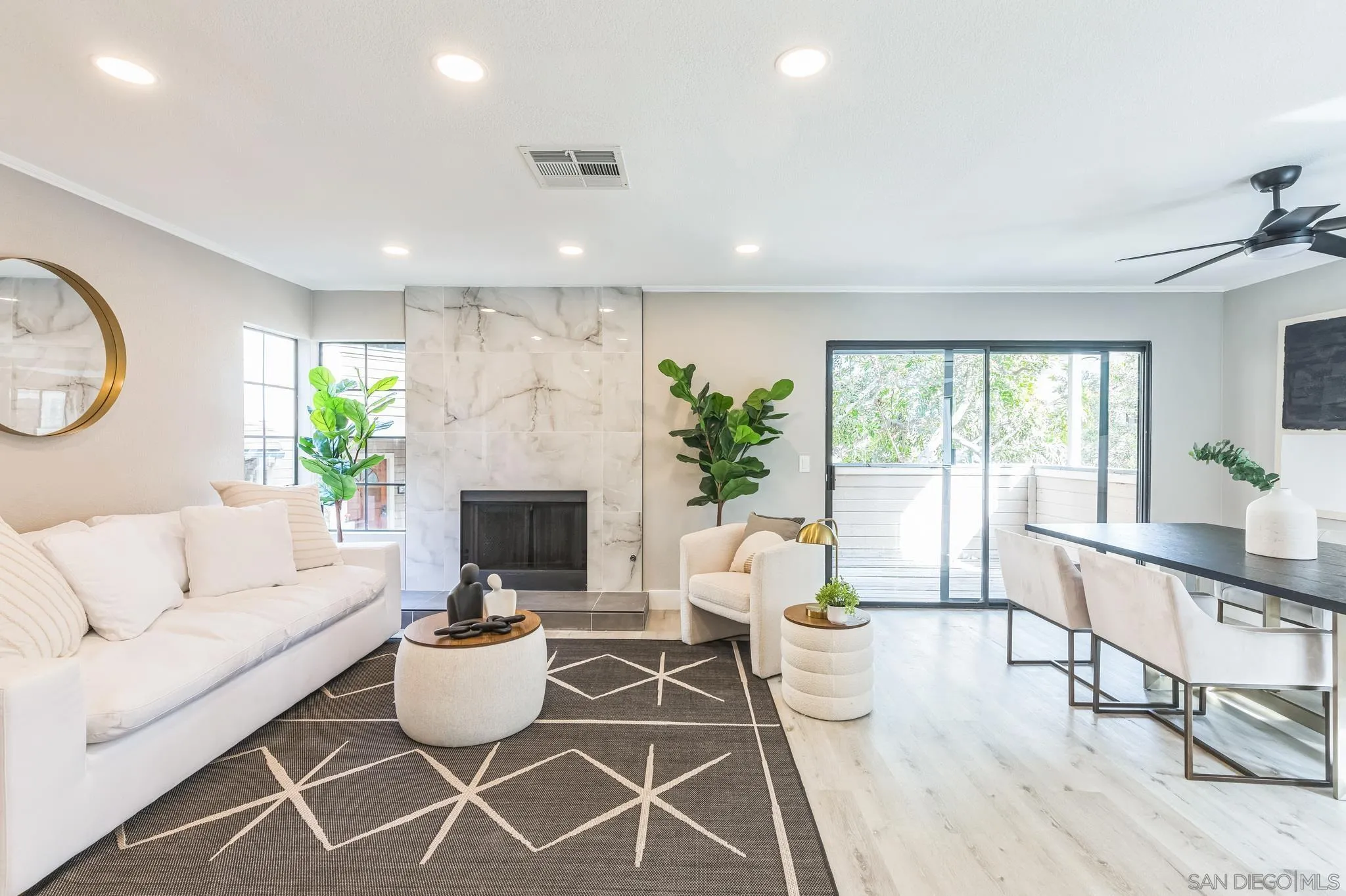 Photo #5: 240027659 Listing 