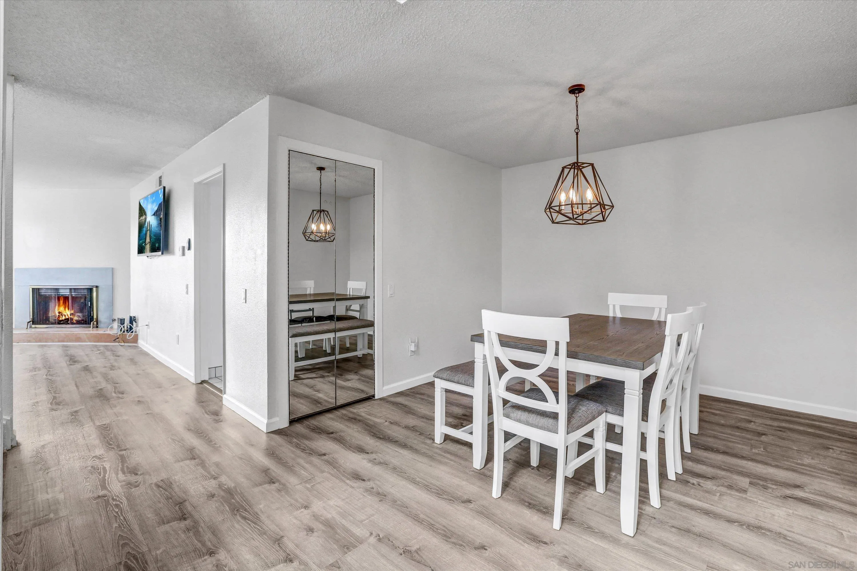 Photo #4: 240027666 Listing 