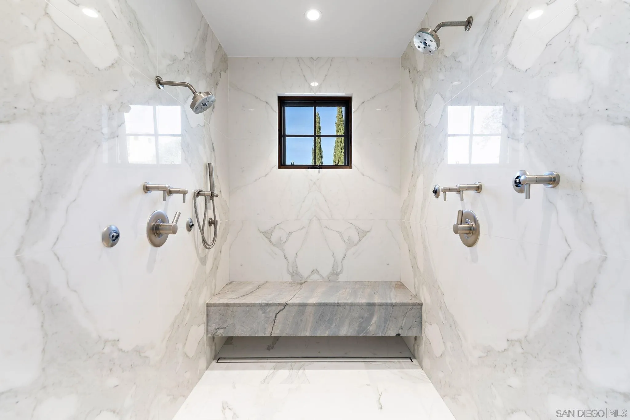 https://cdn.realtyfeed.com/cdn/127/240027691/0c90de20c4585710201458e6b868ebbd.webp