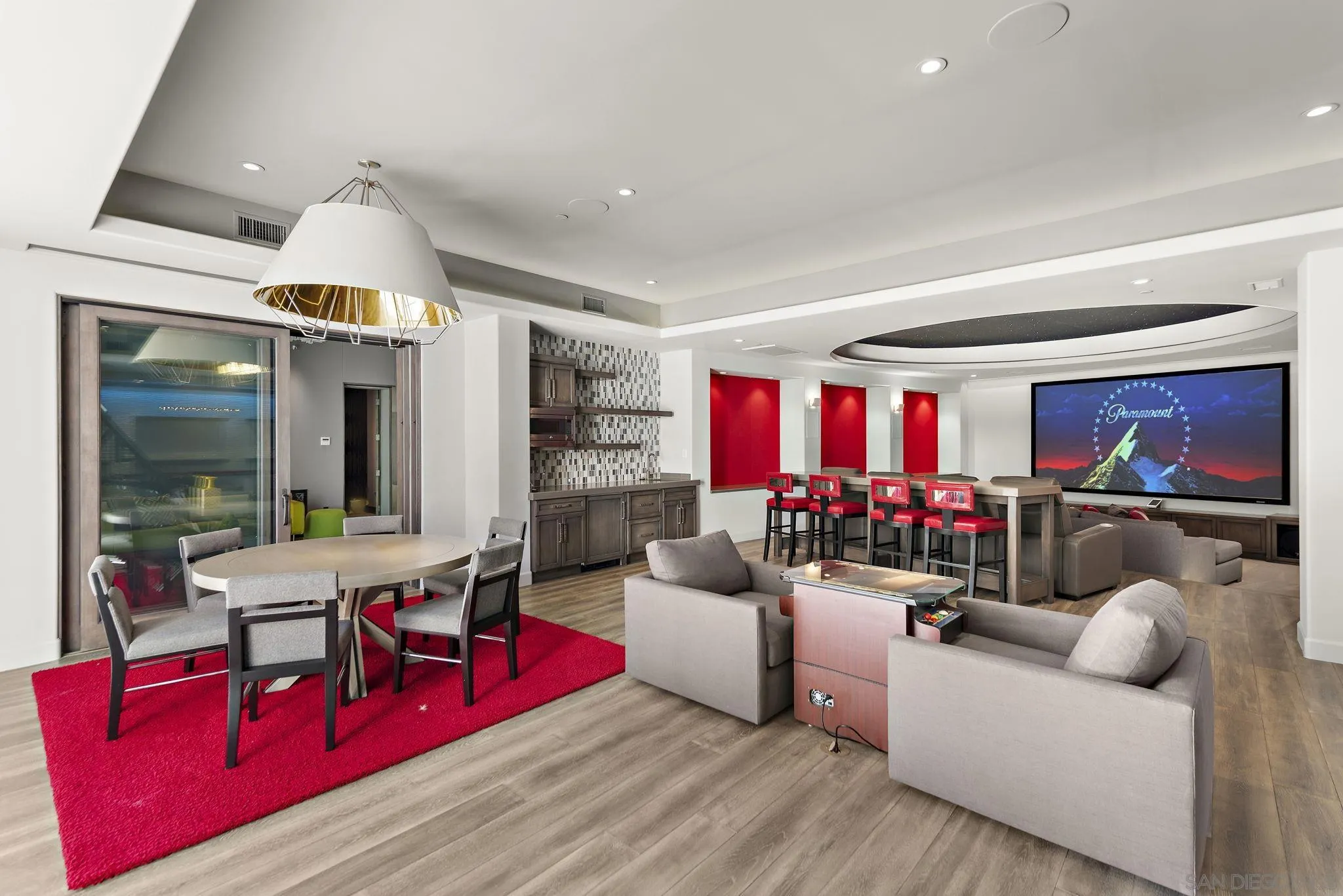 https://cdn.realtyfeed.com/cdn/127/240027691/0feb4e086a8651bbf496d614135af191.webp