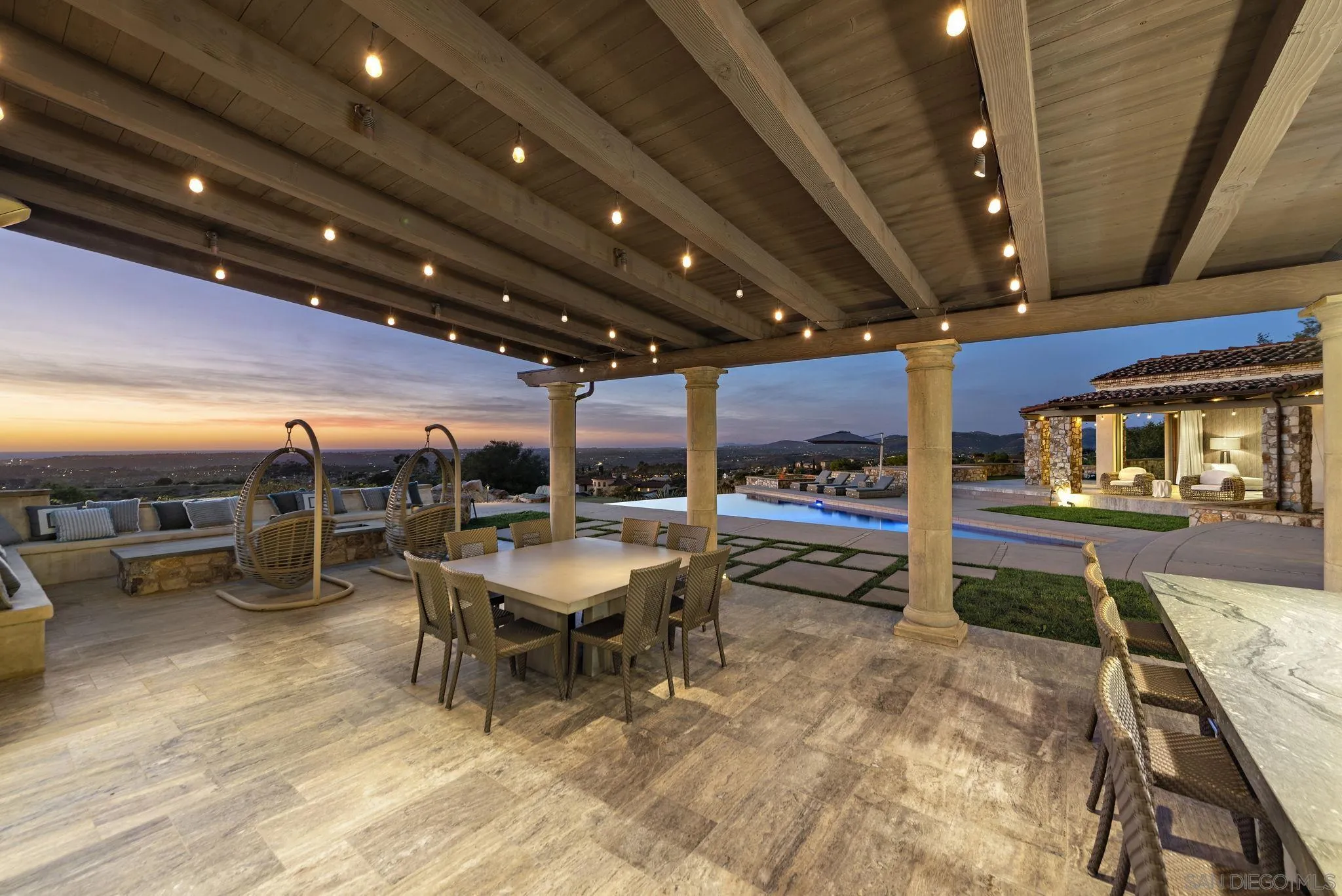 https://cdn.realtyfeed.com/cdn/127/240027691/1d8cd38f8cd68bdf0ca3586bd7169008.webp