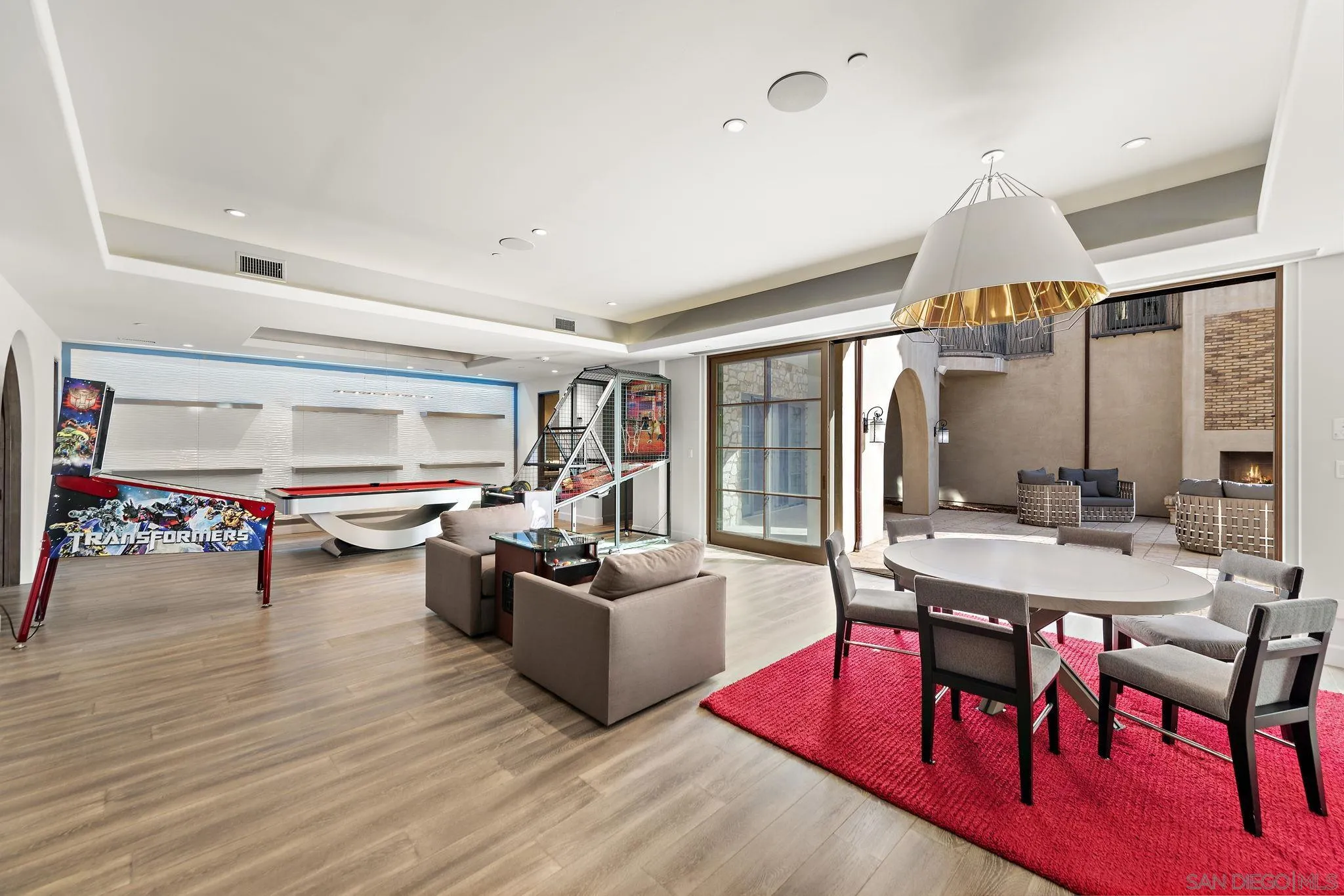 https://cdn.realtyfeed.com/cdn/127/240027691/293fd2a37aac18b54bb034c0acec2ec5.webp