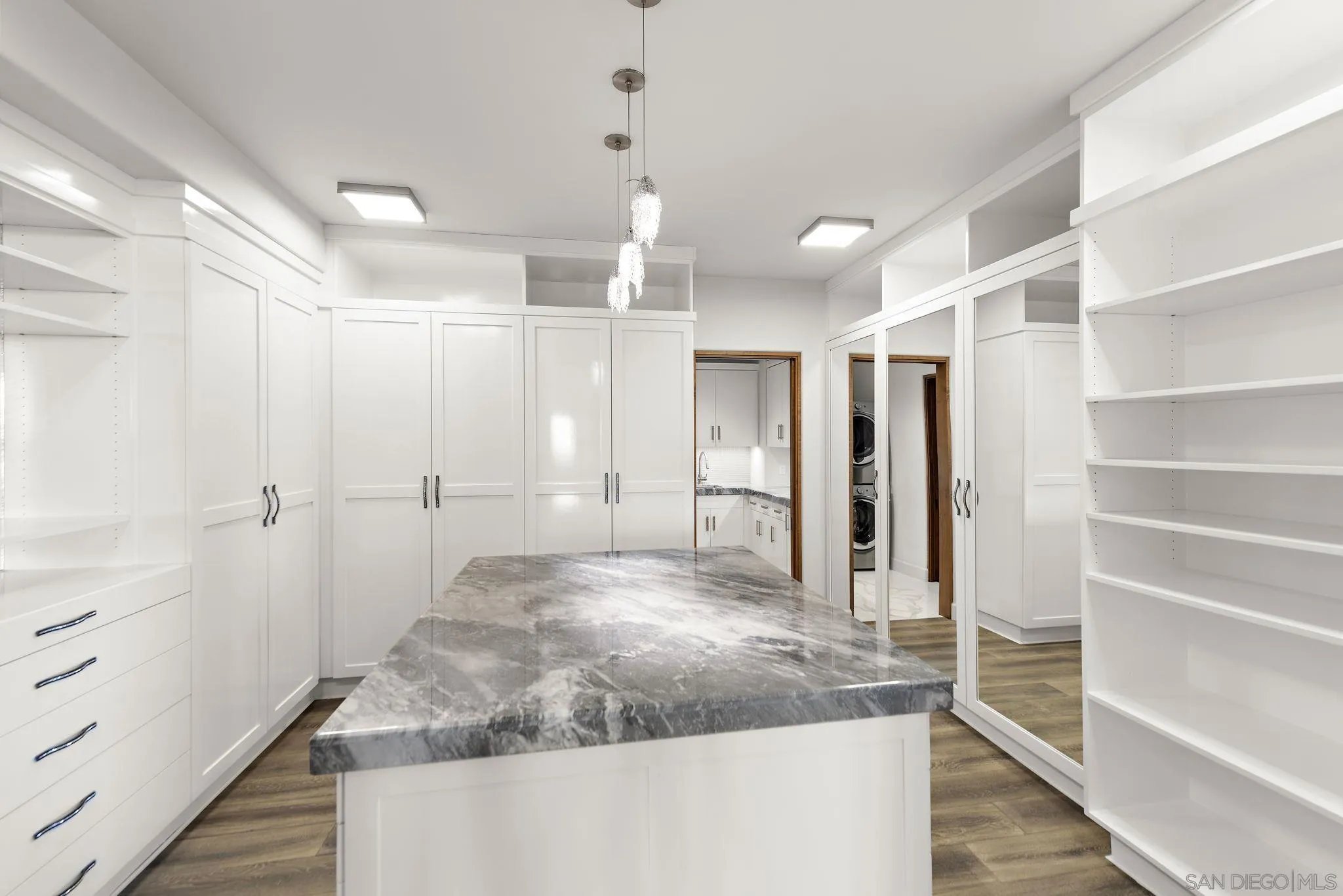 https://cdn.realtyfeed.com/cdn/127/240027691/2b68b1a8428d573f3852ca770674497f.webp