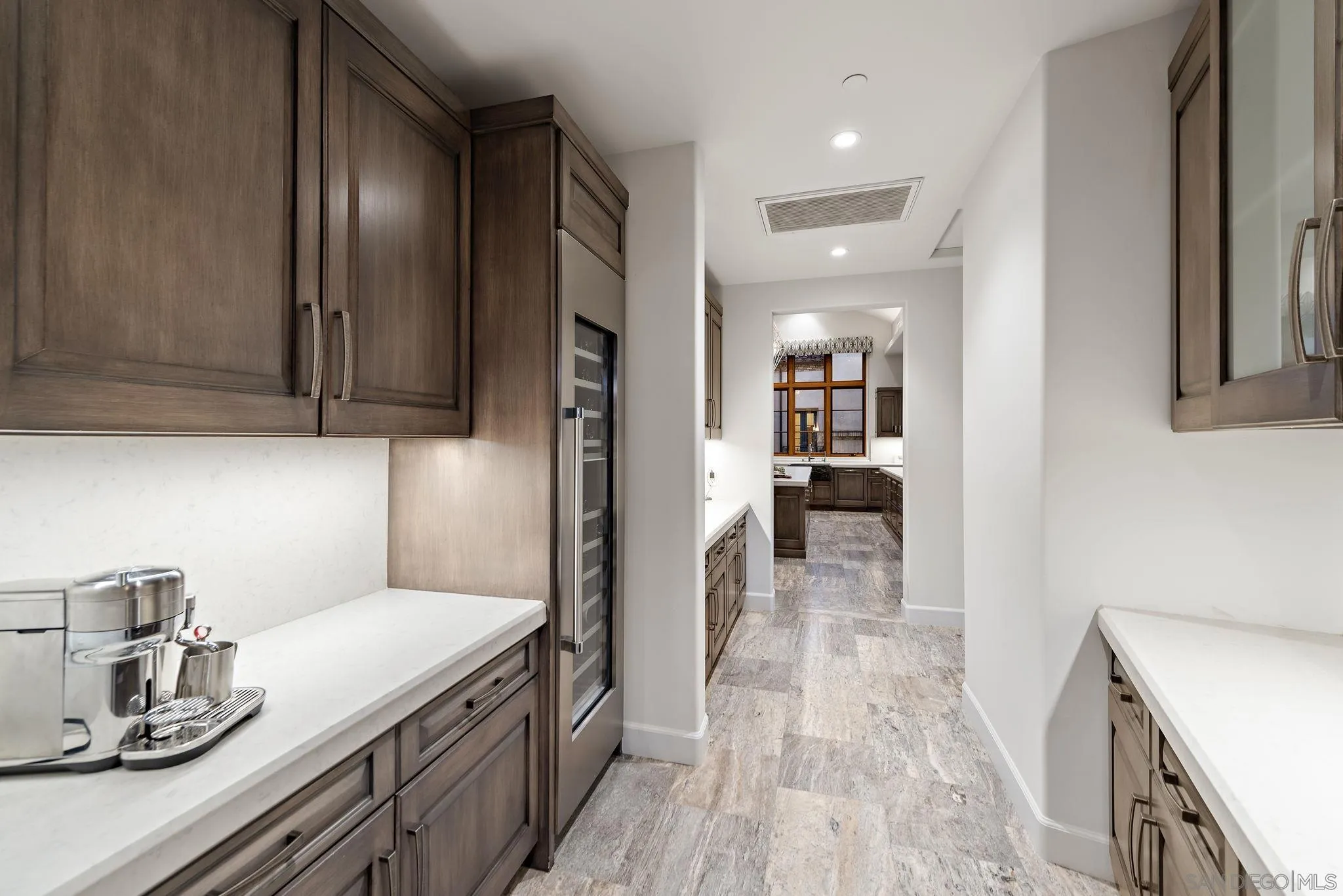 https://cdn.realtyfeed.com/cdn/127/240027691/8122d0445b7924ceaa352323ce35affd.webp