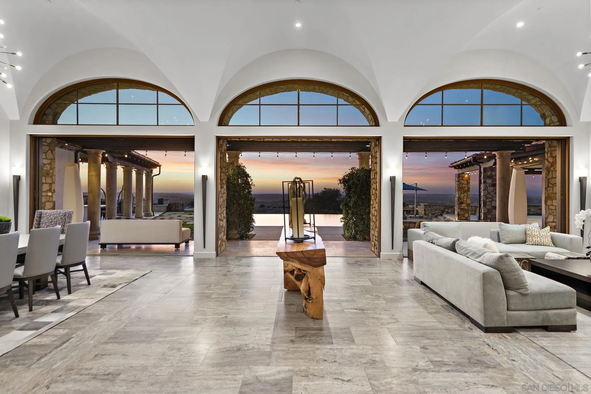 https://cdn.realtyfeed.com/cdn/127/240027691/943edfa13dfd7201e7a008a63eeee154.webp