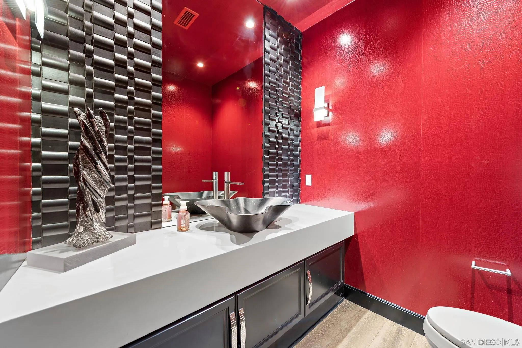 https://cdn.realtyfeed.com/cdn/127/240027691/d5d39c4e76f8d119f43e5999c1f75046.webp