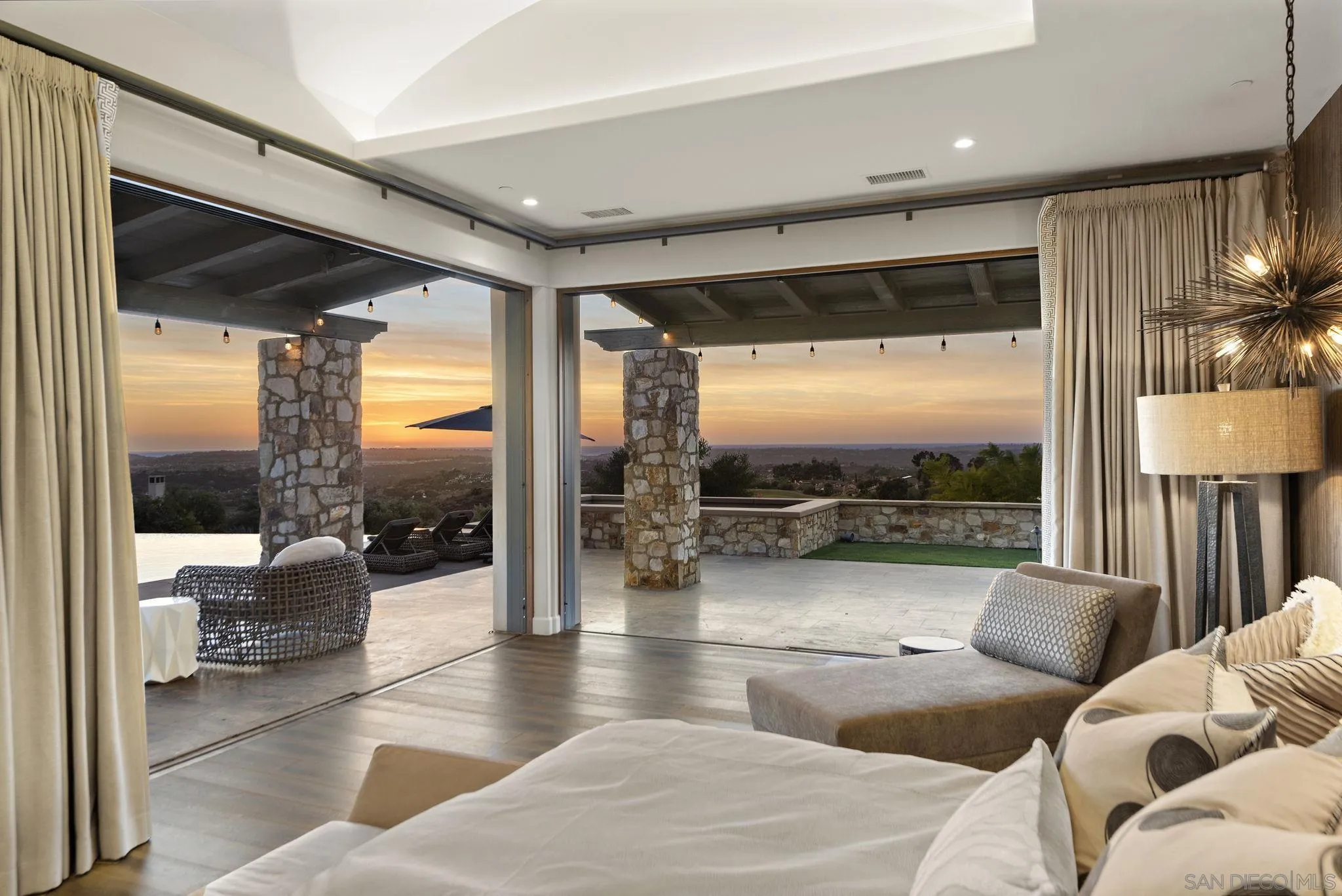 https://cdn.realtyfeed.com/cdn/127/240027691/daa03afeb39b613fa860dbc05924b04e.webp