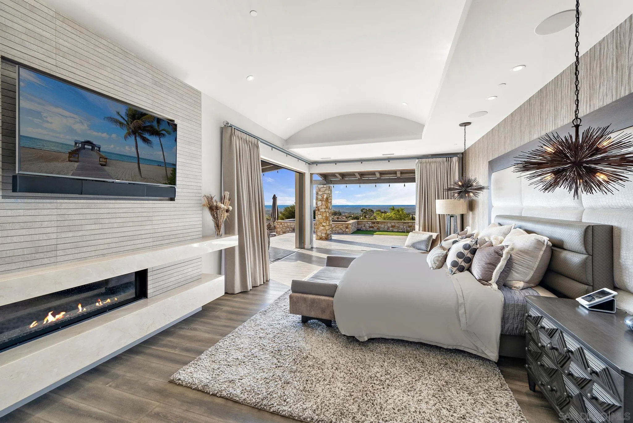 https://cdn.realtyfeed.com/cdn/127/240027691/fb3ab31646a3fe59919231cdeb3ea361.webp