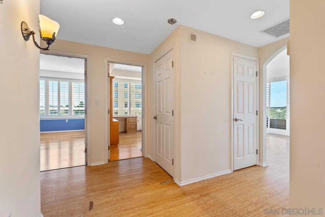 Photo #5: 240027937 Listing 