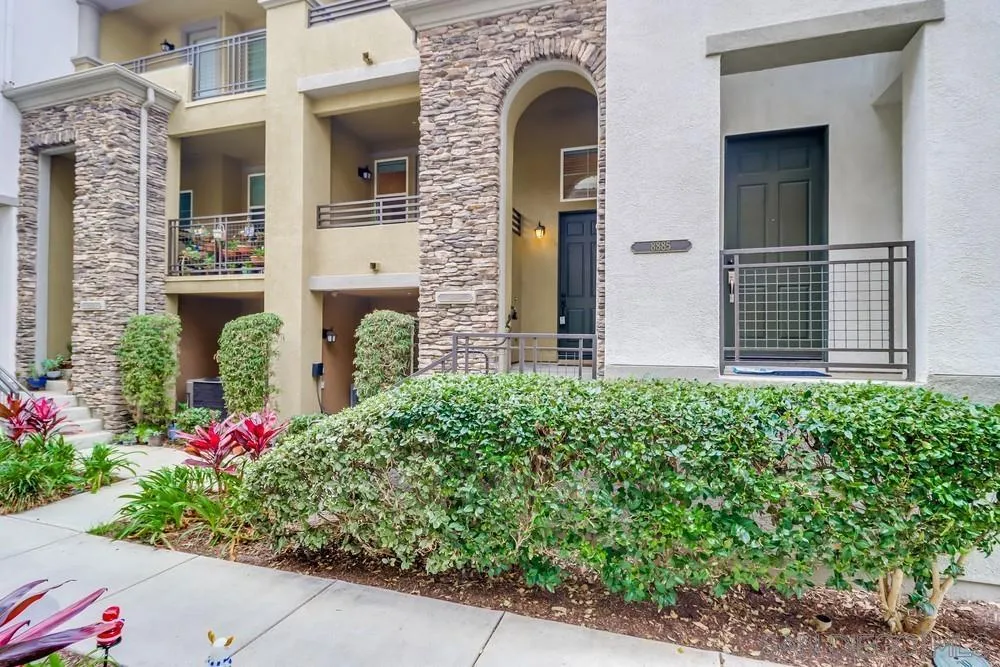Photo #2: 240027952 Listing 