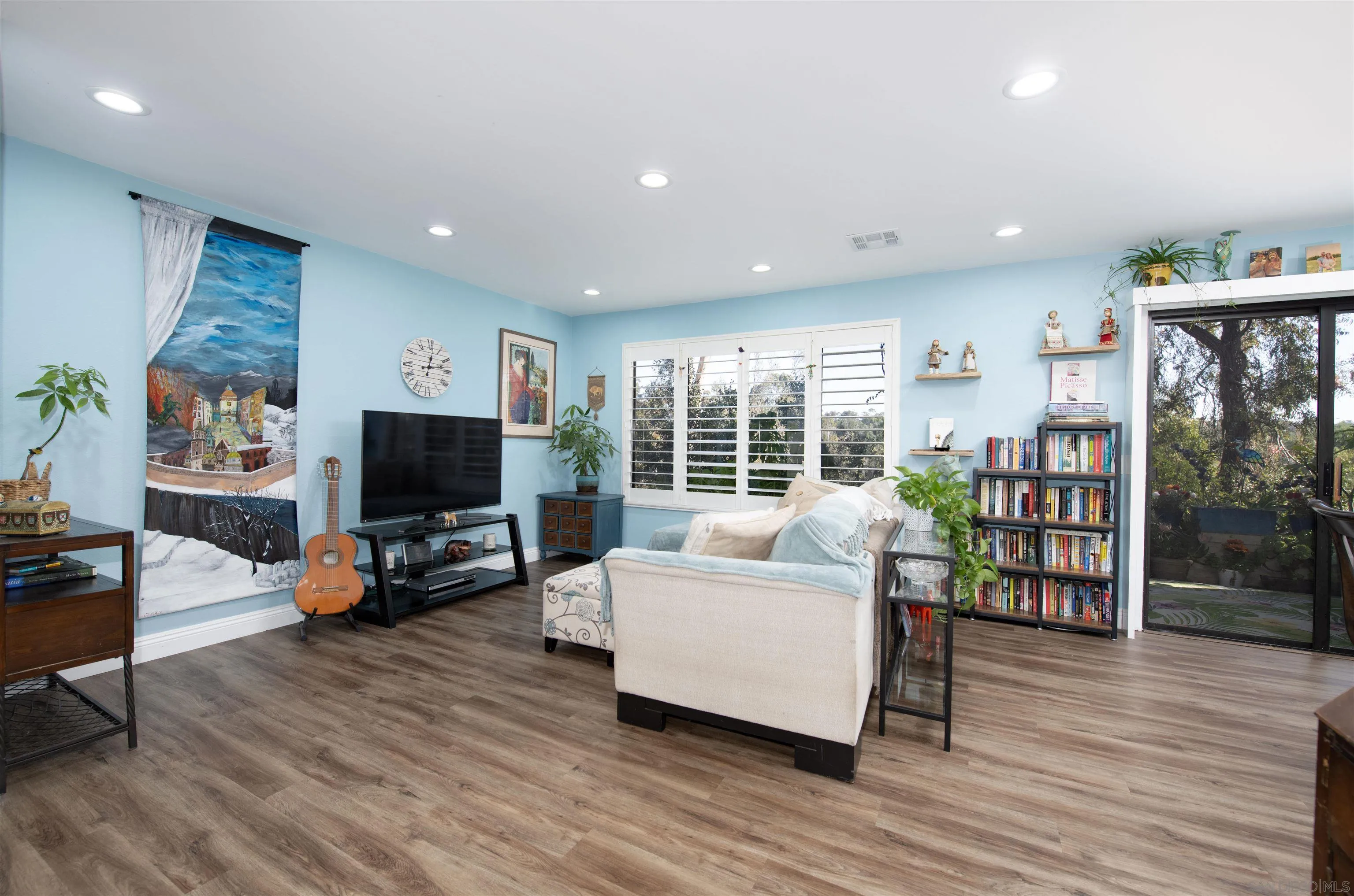 Photo #2: 240028184 Listing 