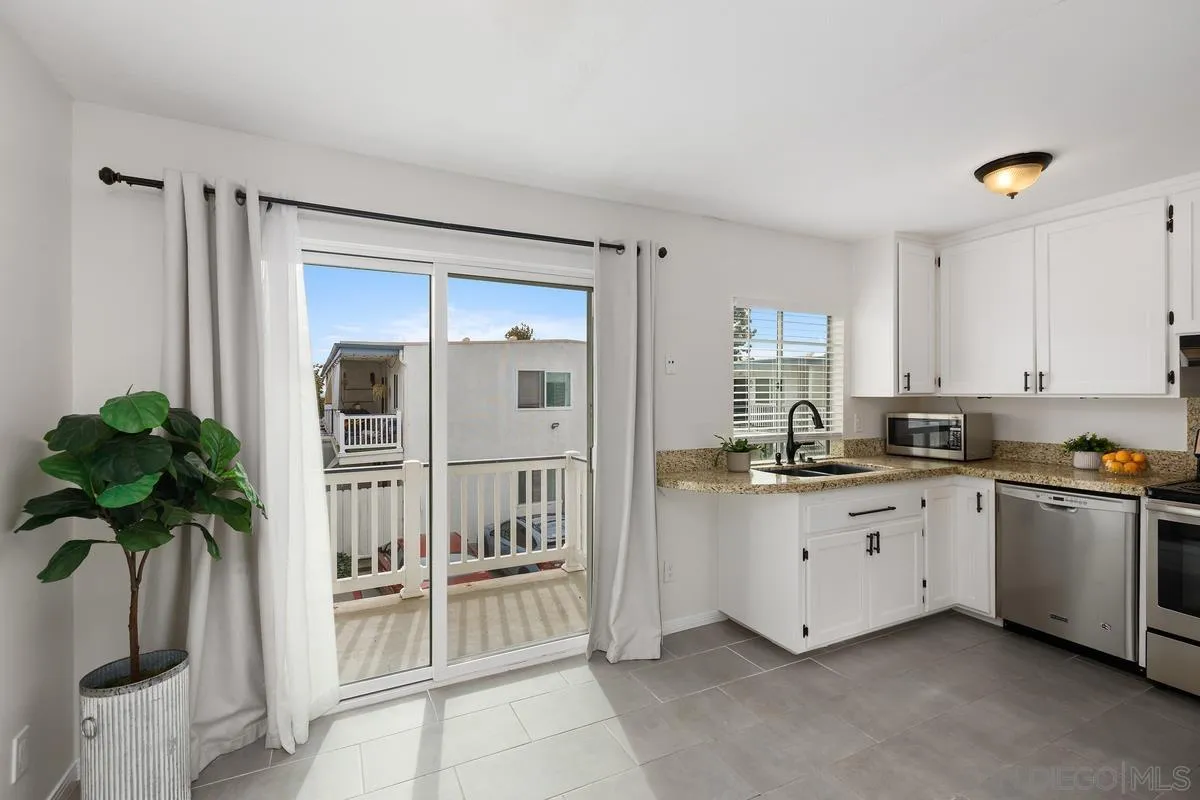 Photo #3: 240028393 Listing 