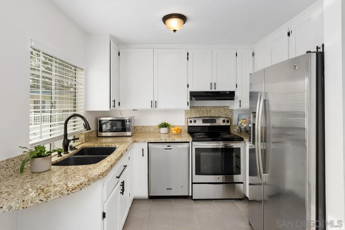 Photo #9: 240028393 Listing: Photo #9