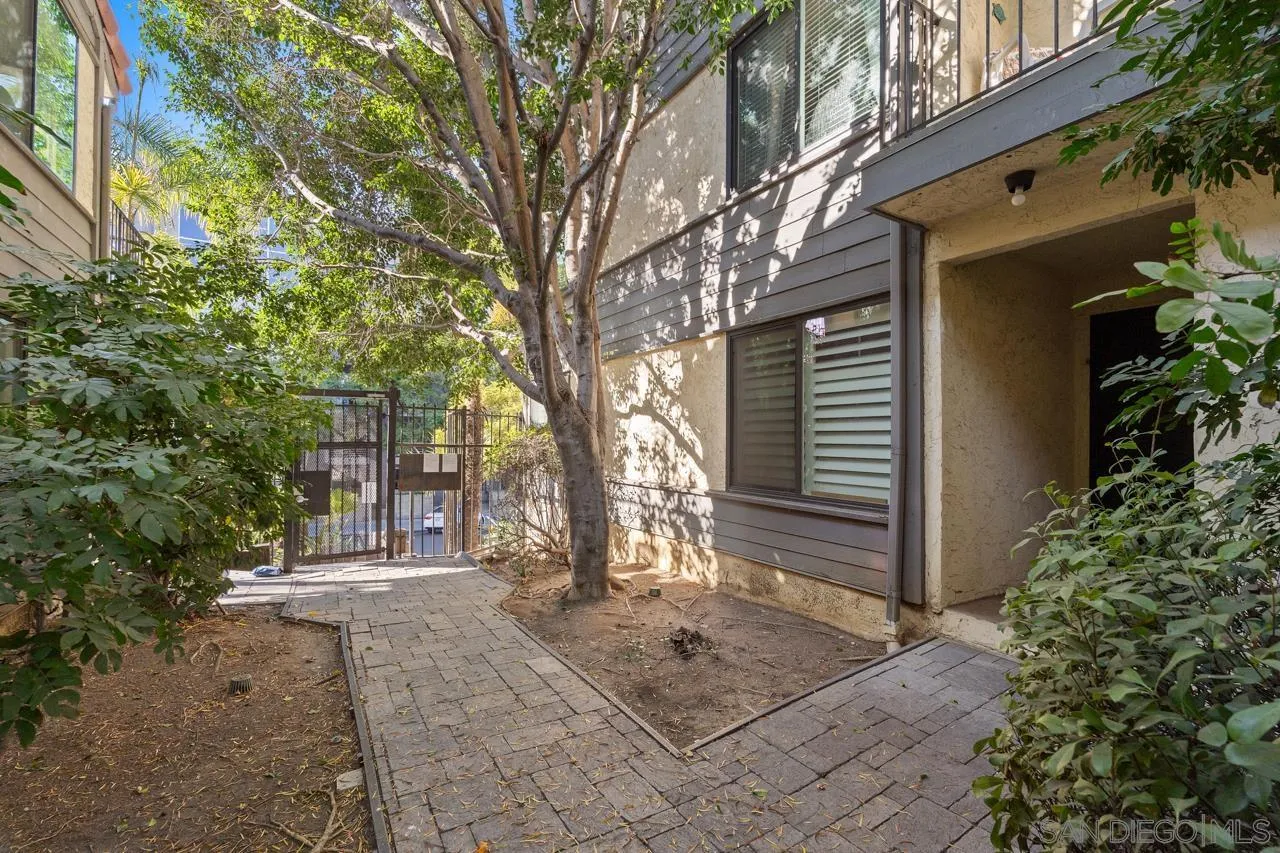 Photo #6: 240028459 Listing 