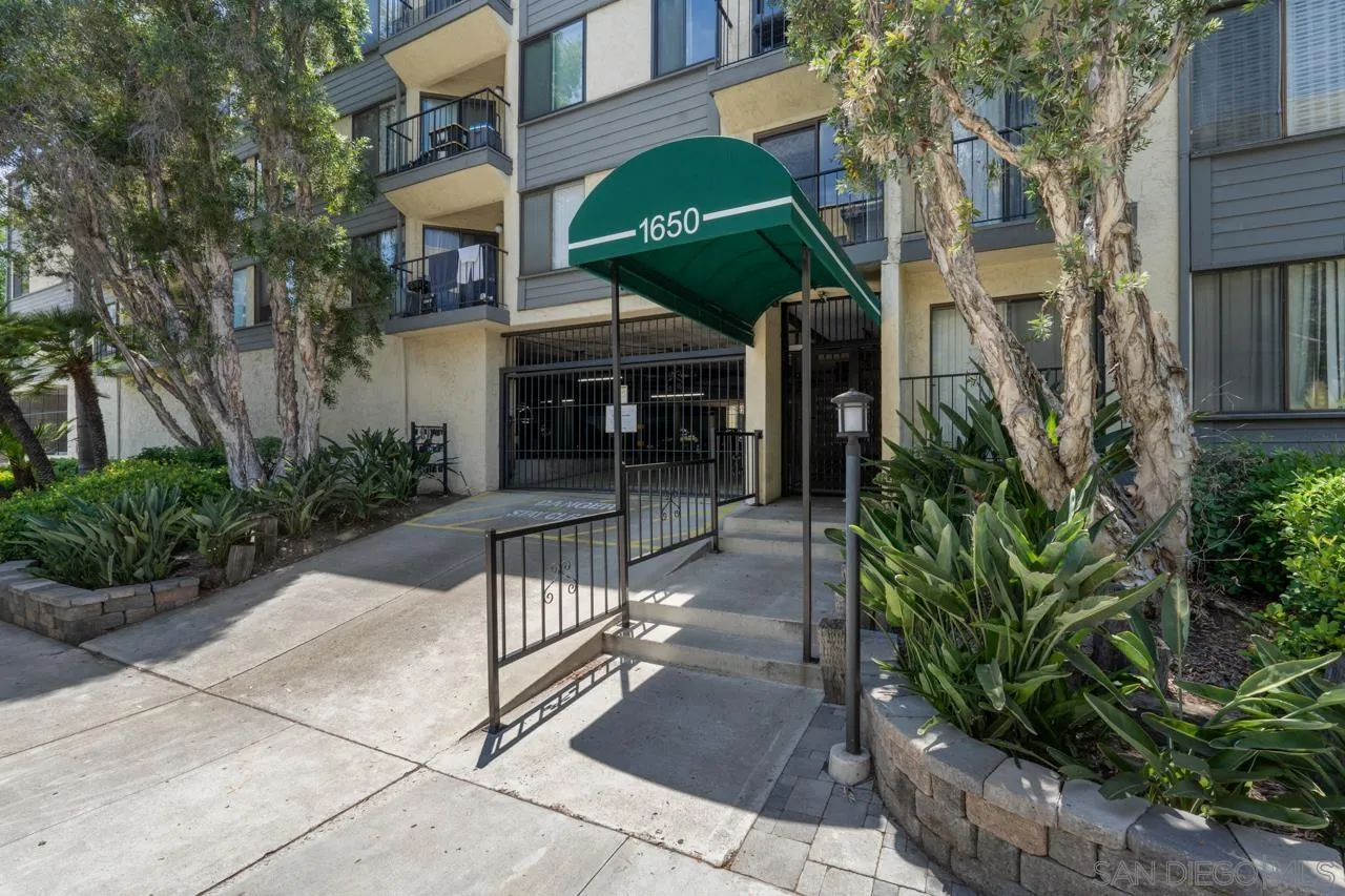 Photo #4: 240028459 Listing 