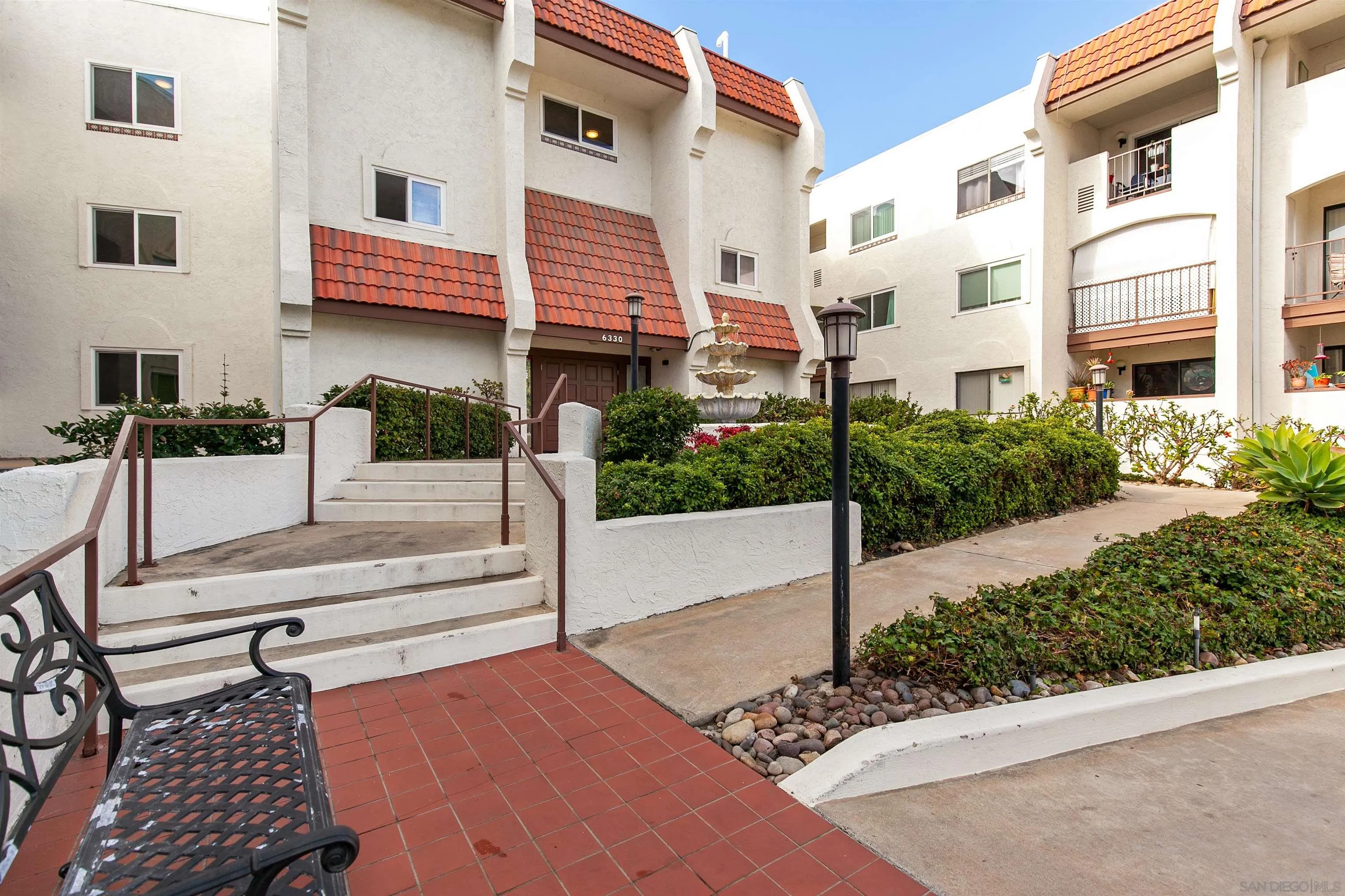 Photo #4: 240028537 Listing 