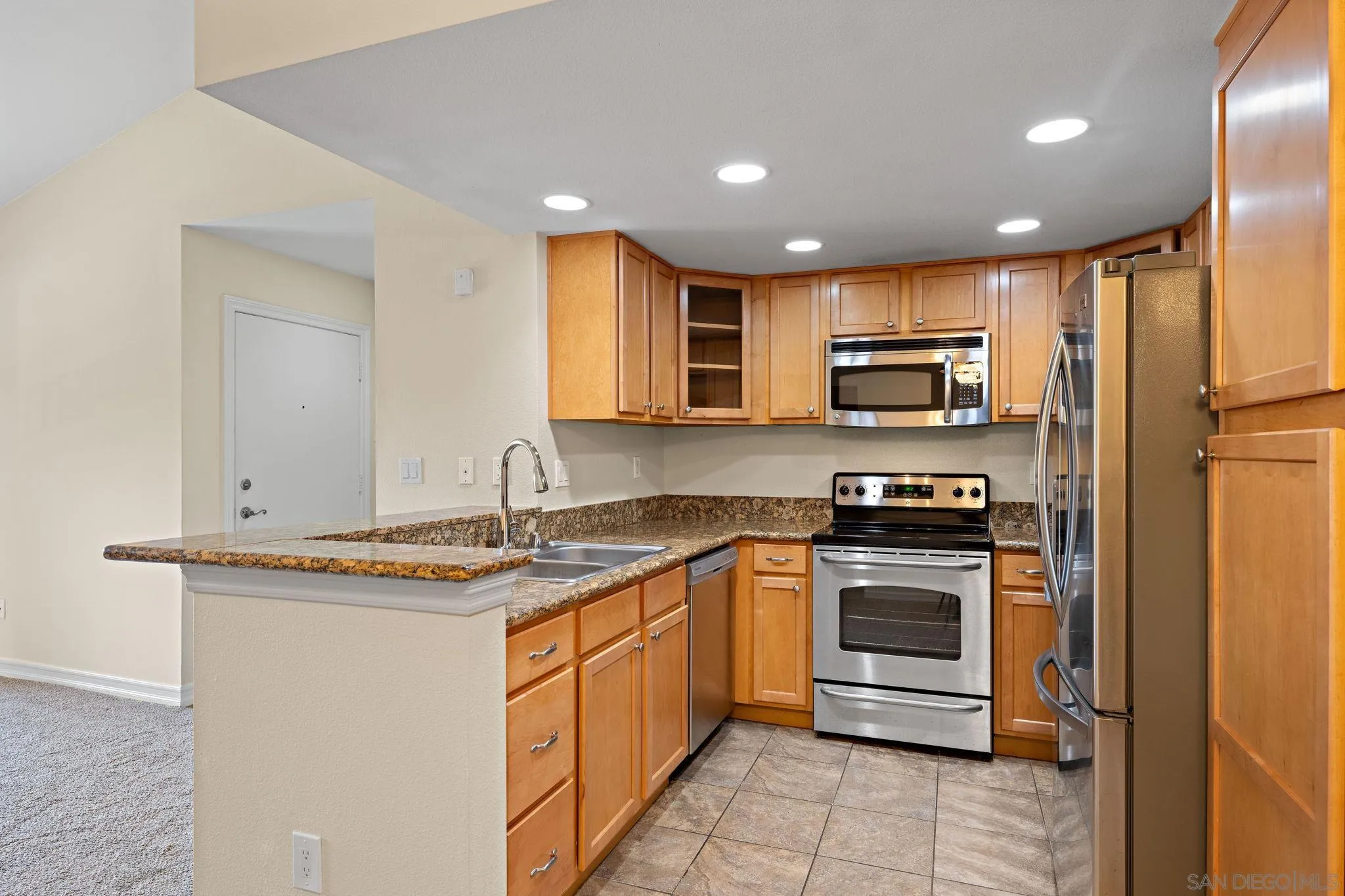 Photo #5: 240028801 Listing 
