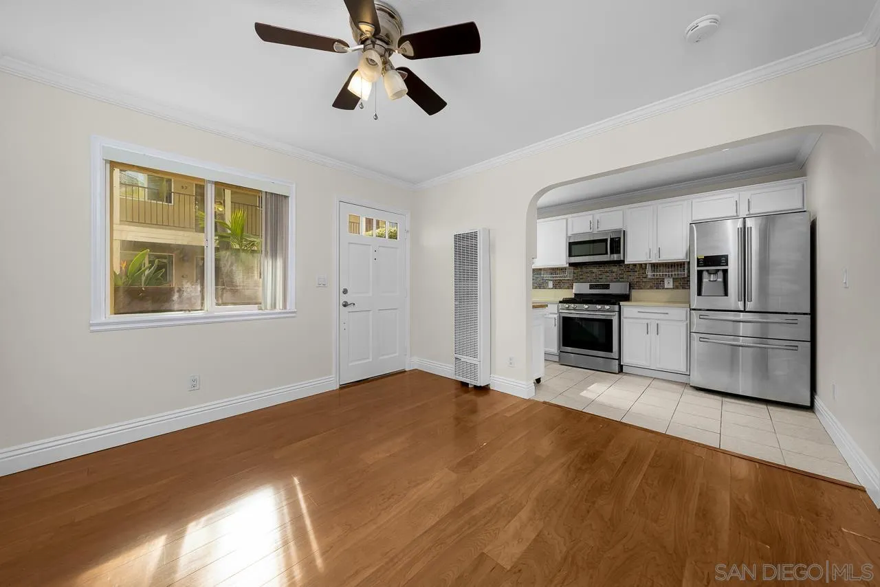 Photo #3: 240028879 Listing 