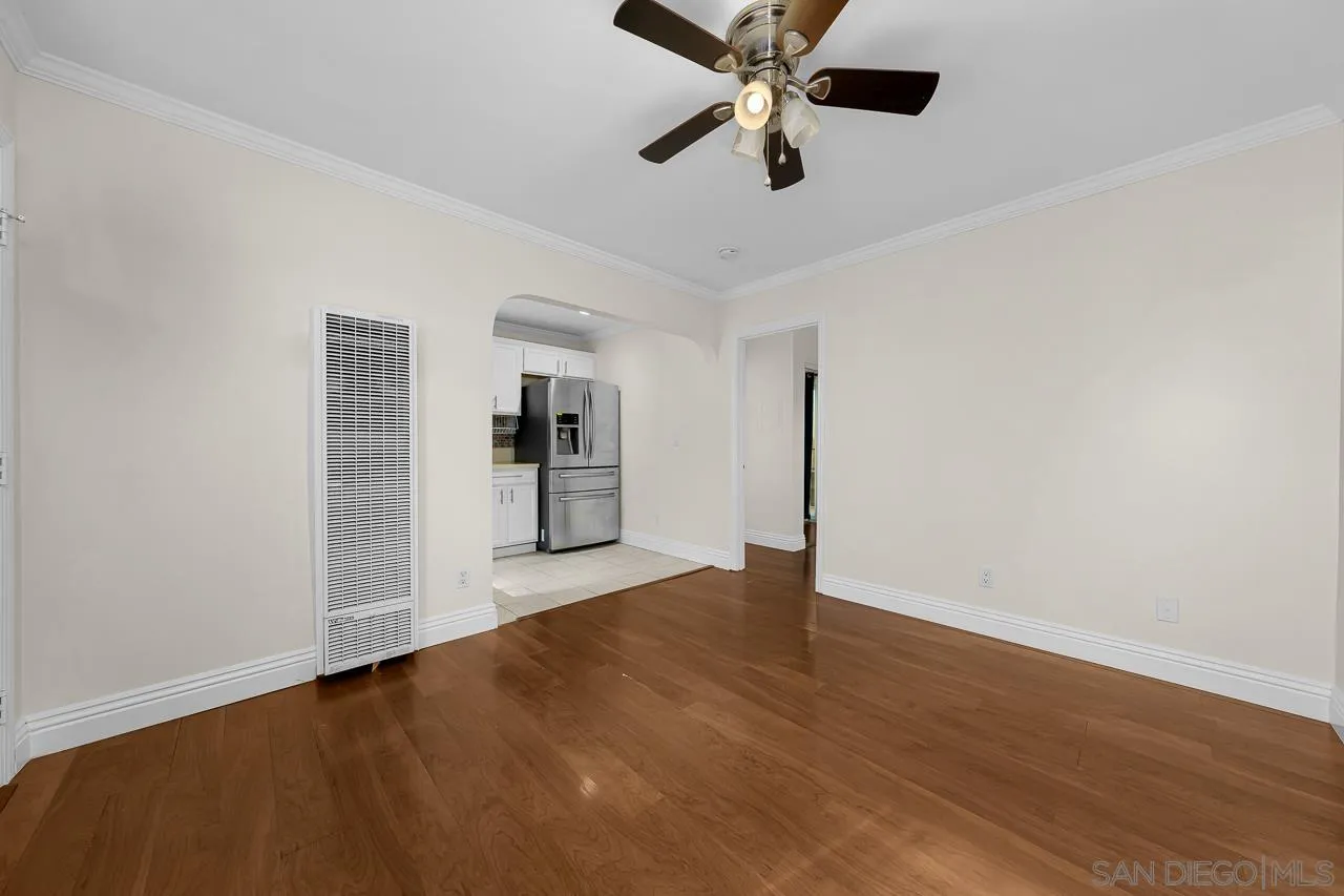 Photo #5: 240028879 Listing 