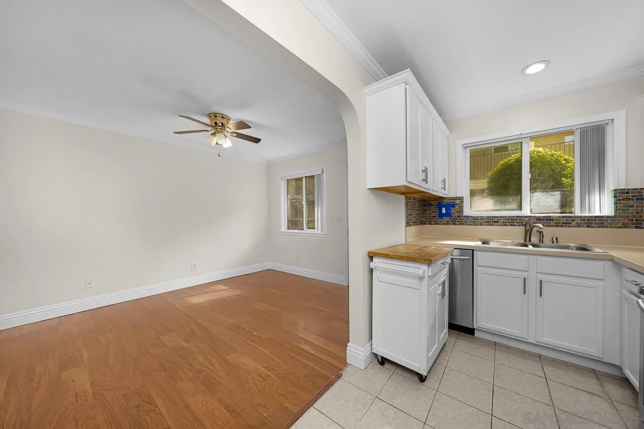 Photo #6: 240028879 Listing 
