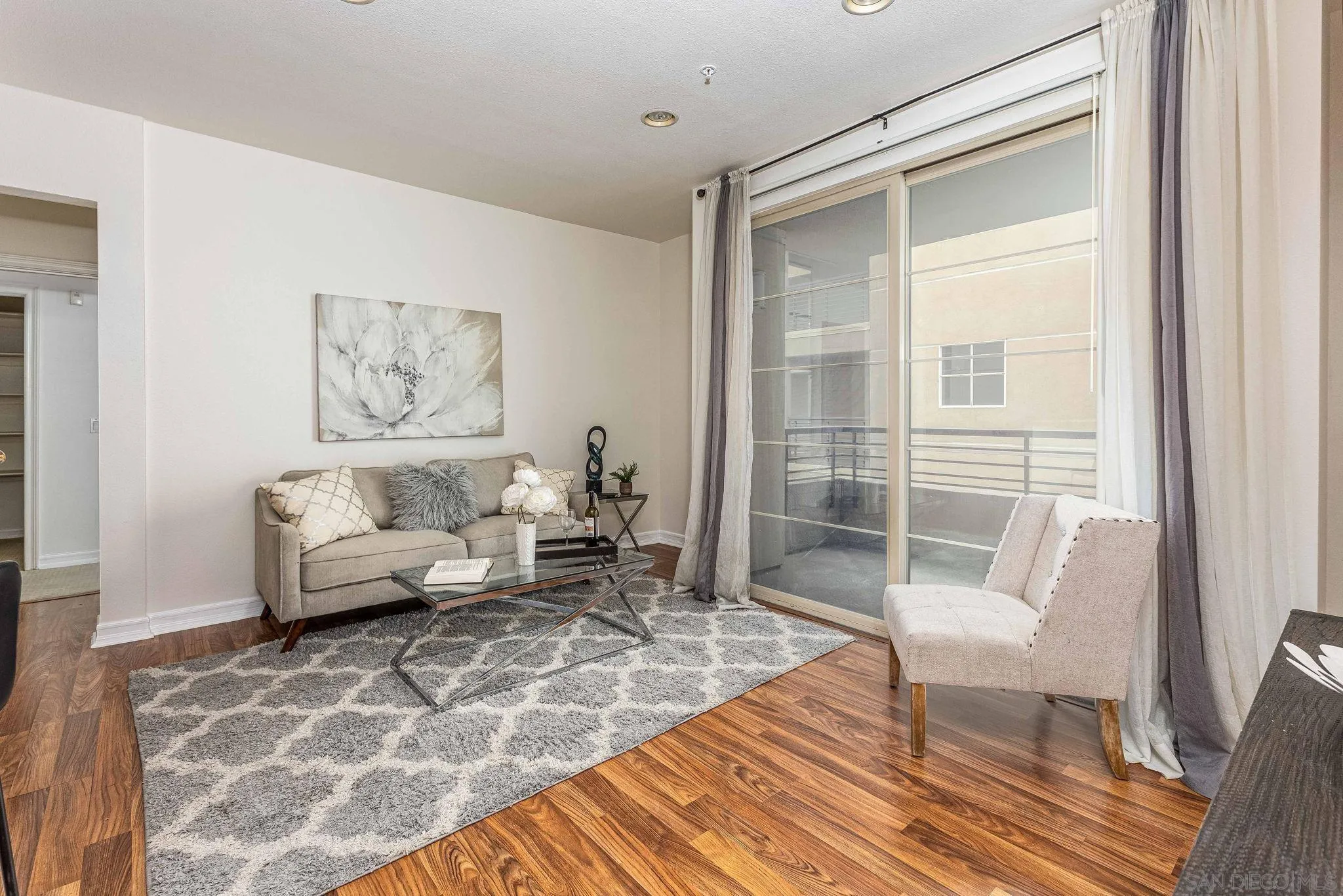 Photo #3: 240028895 Listing 