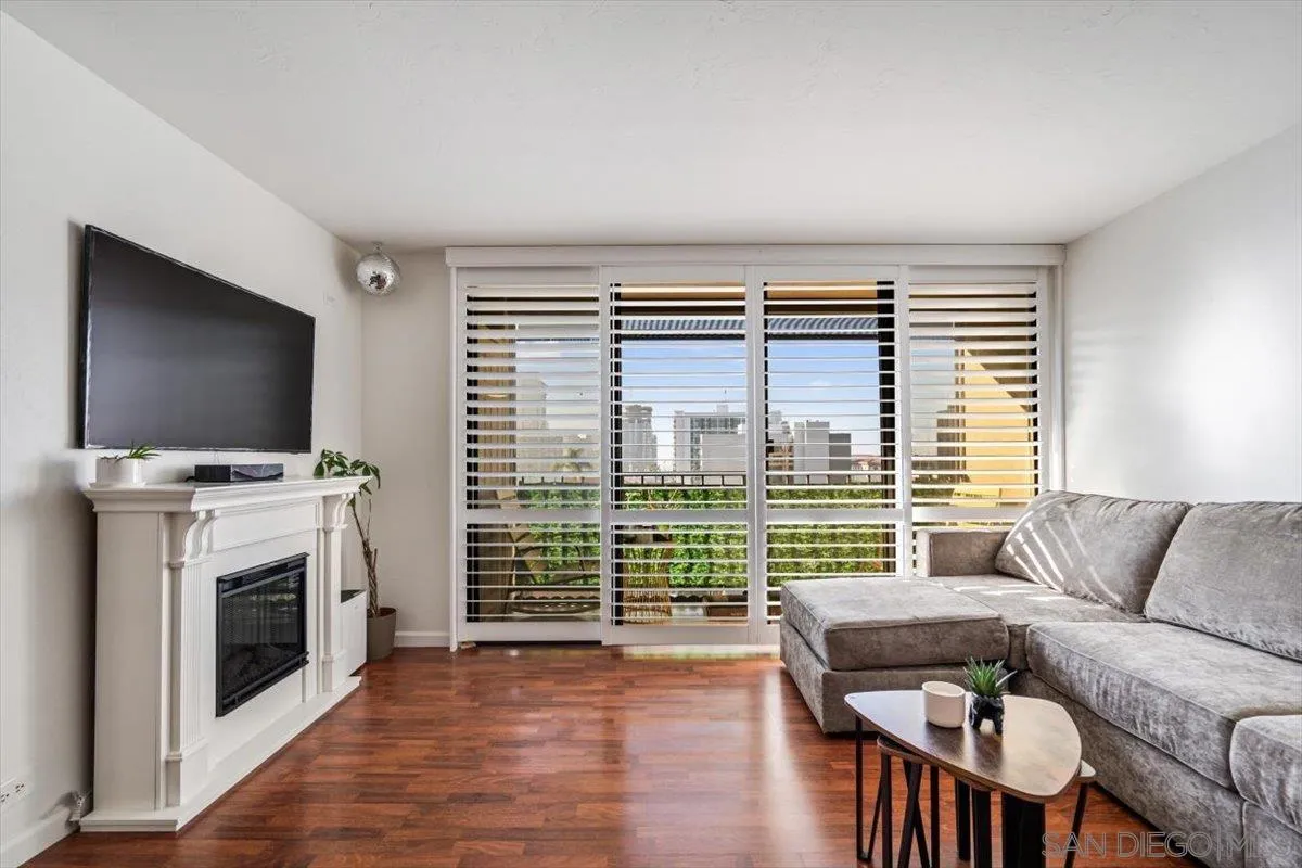Photo #5: 240028937 Listing 