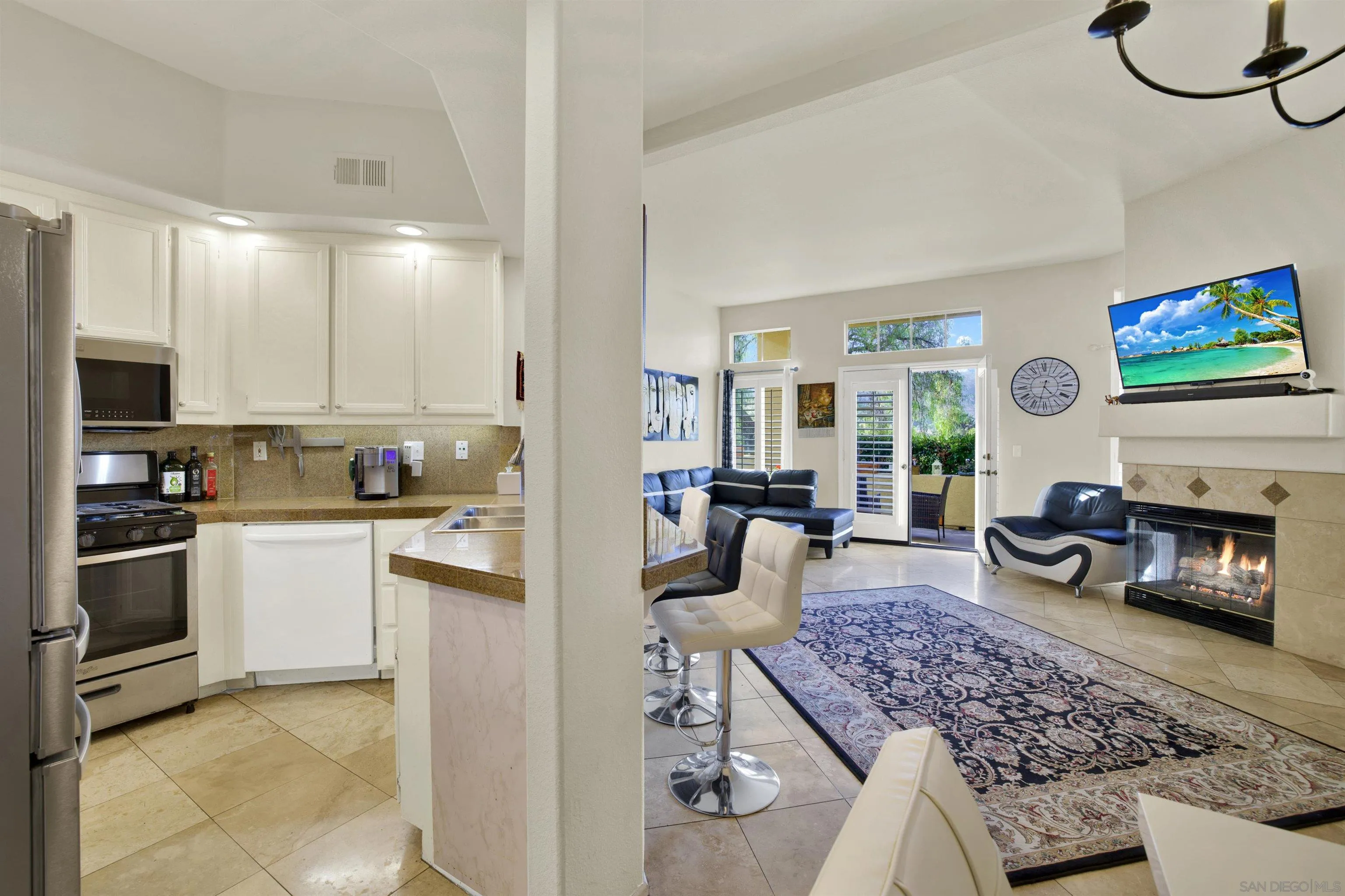 https://cdn.realtyfeed.com/cdn/127/240028950/acd118d502adbdf9bfc7c5190fa4da04.webp