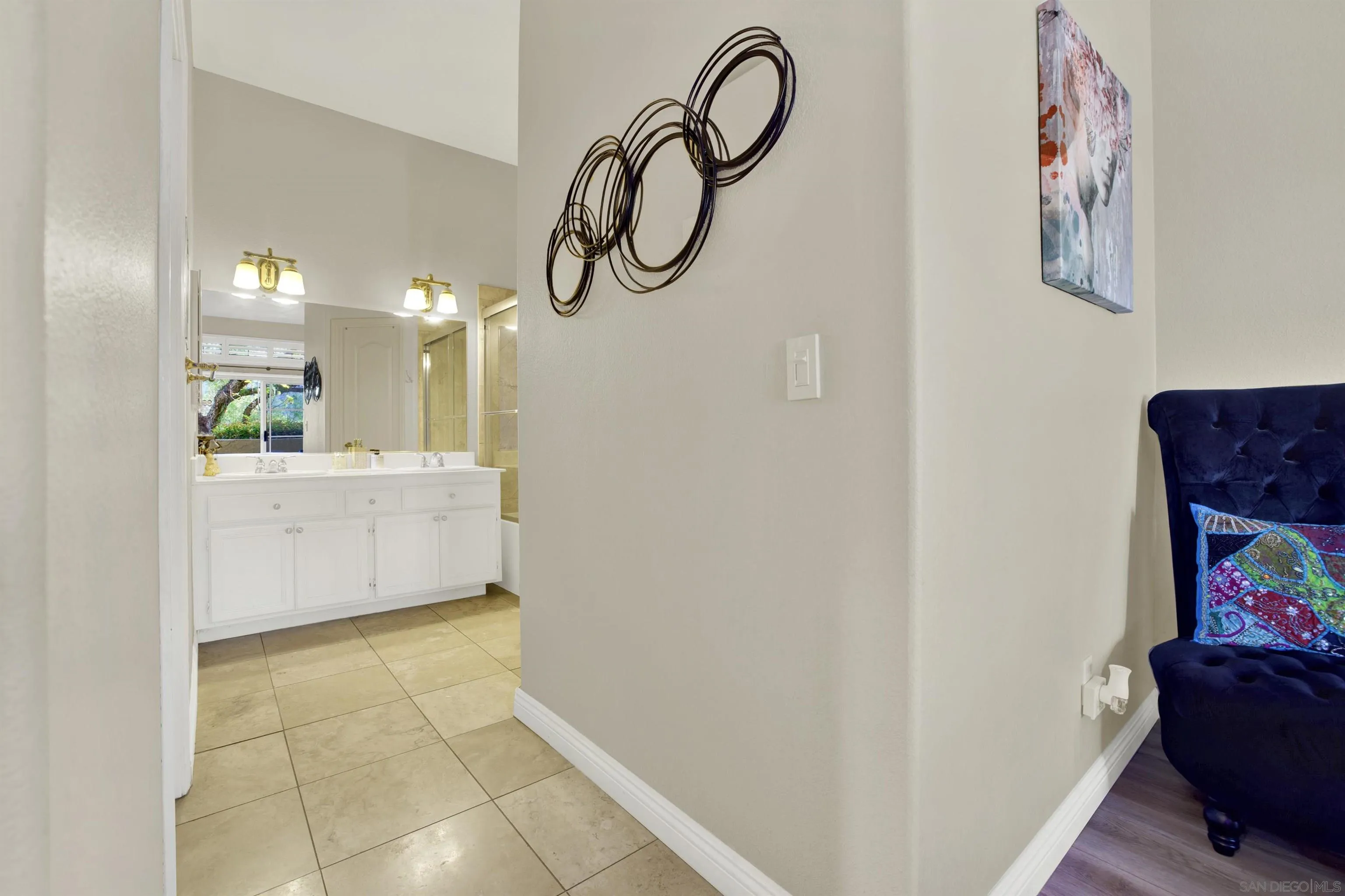 https://cdn.realtyfeed.com/cdn/127/240028950/cf21b0a5bf71c3aed6fb448755919398.webp