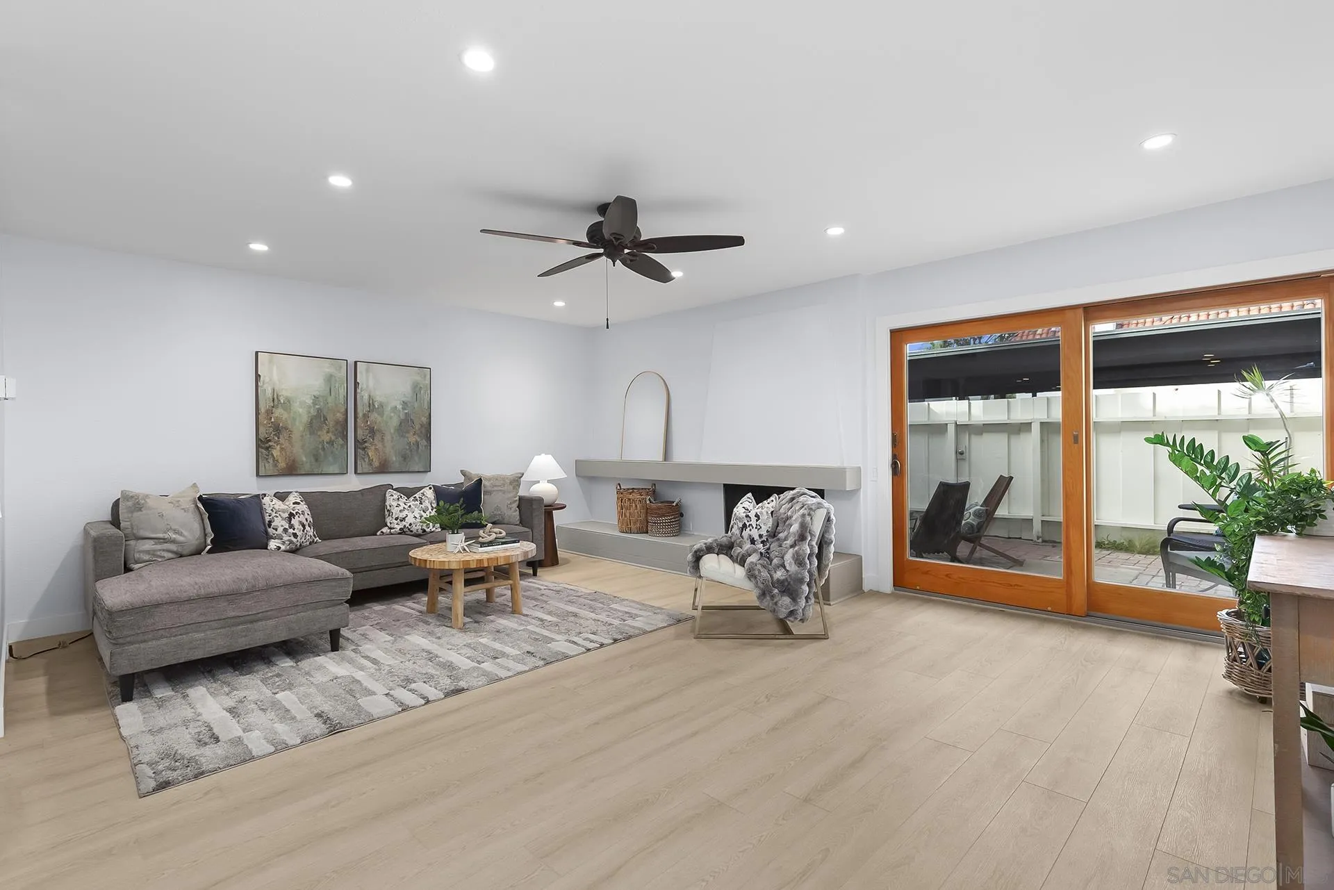Photo #4: 240028984 Listing 