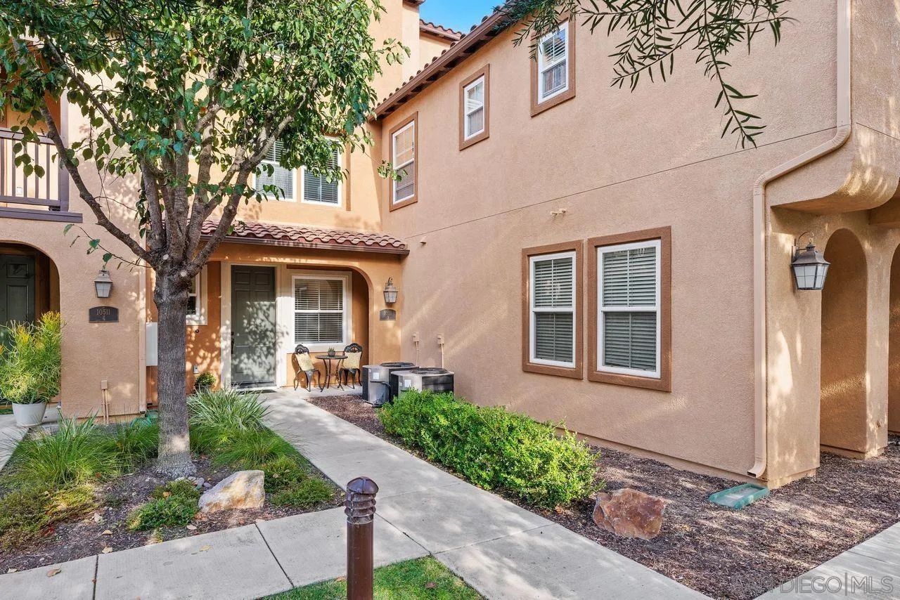Photo #2: 240028985 Listing 