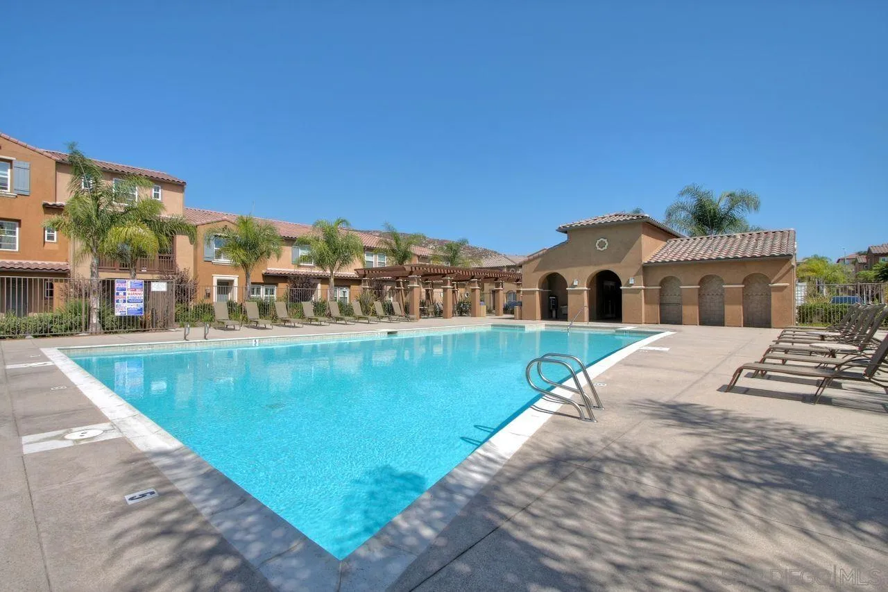 Photo #5: 240028985 Listing 