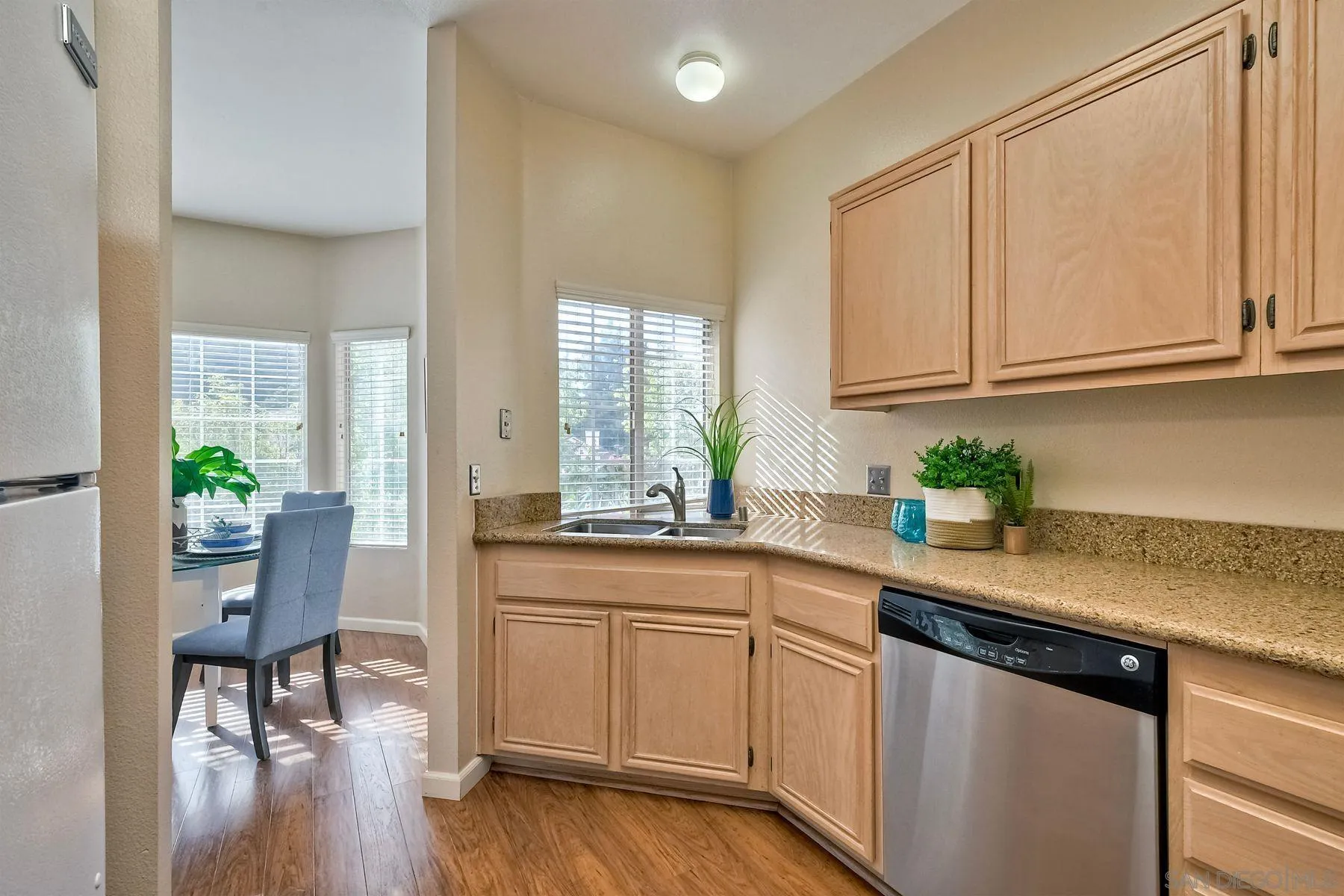 https://cdn.realtyfeed.com/cdn/127/240028994/36a23bb3f8392786f0c83e67f7afb24a.webp
