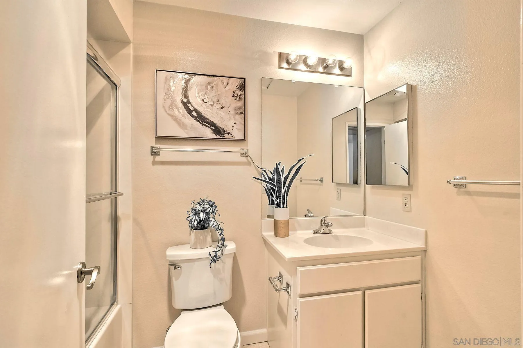 https://cdn.realtyfeed.com/cdn/127/240028994/90187eb868e4cd73425271fb87973bed.webp