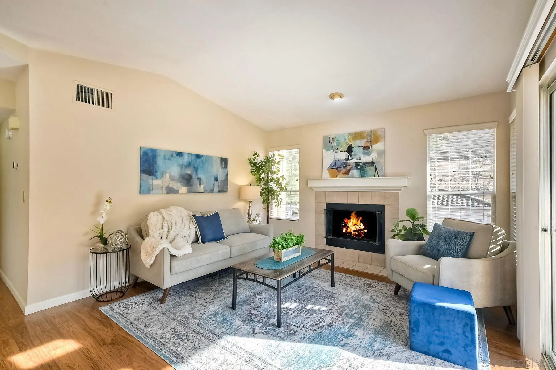 https://cdn.realtyfeed.com/cdn/127/240028994/cfca7dffd97d2673d6efeb1f1b824cd5.webp