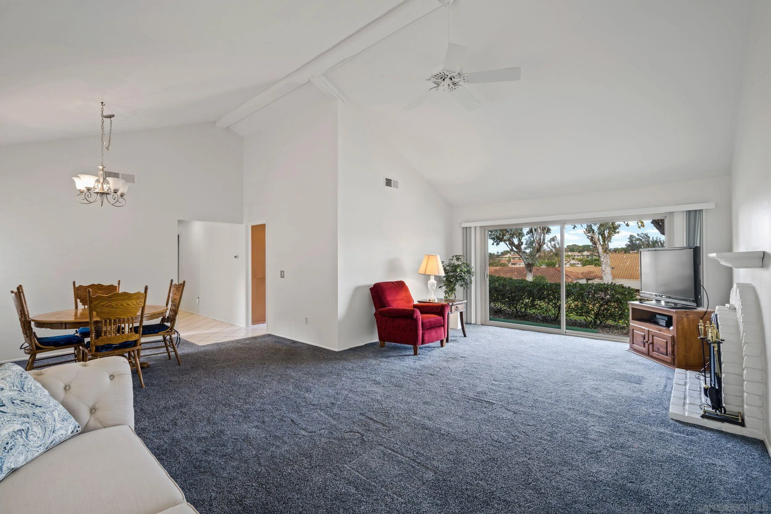 Photo #3: 240029019 Listing 