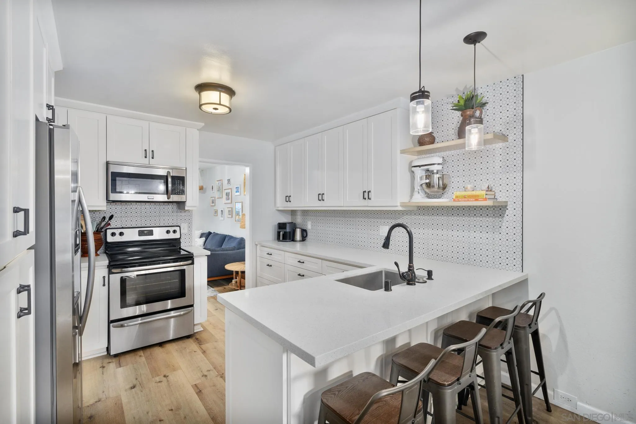 Photo #3: 250000002 Listing 