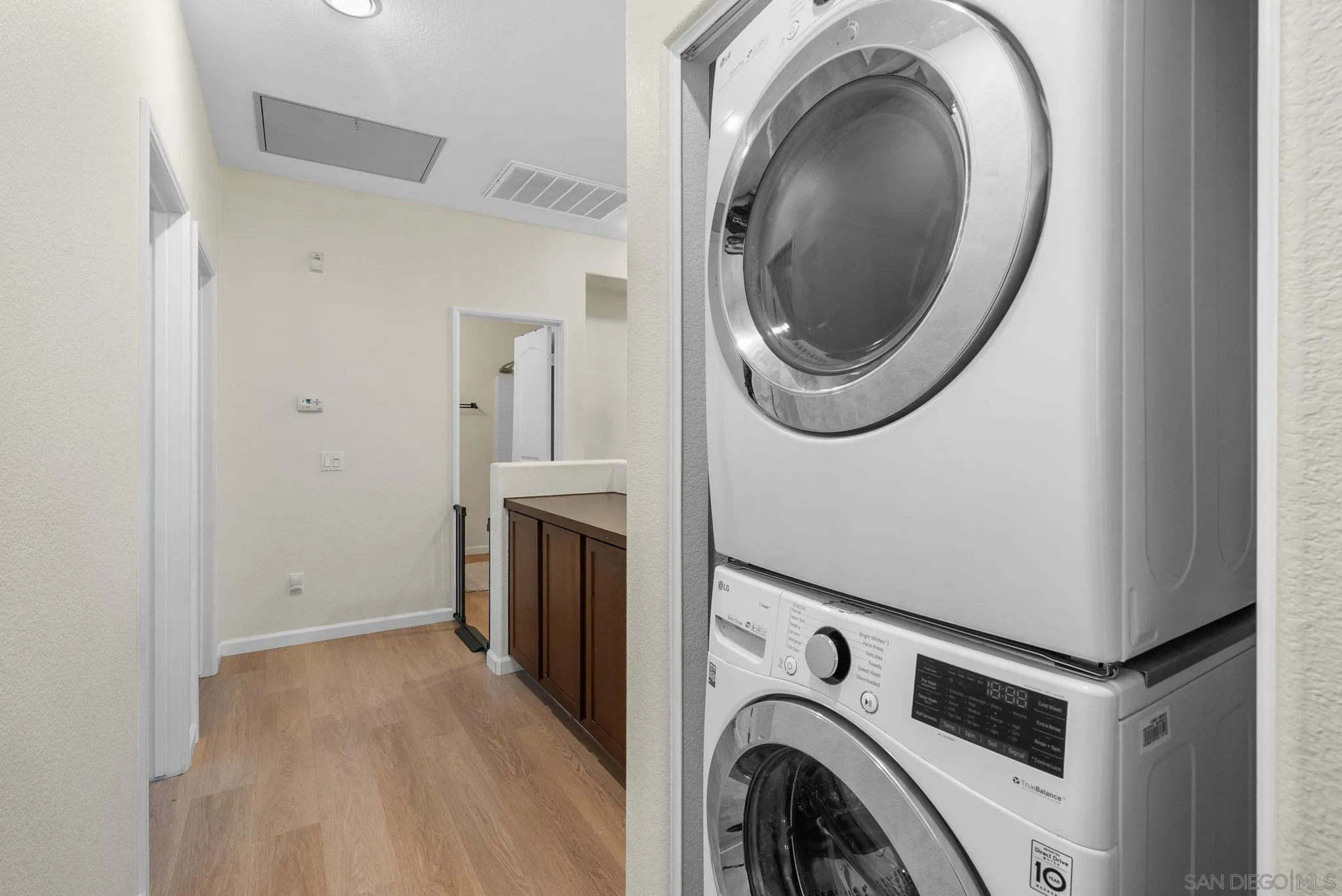 https://cdn.realtyfeed.com/cdn/127/250000005/640aa6076467848c960fbf666c41ee7c.webp