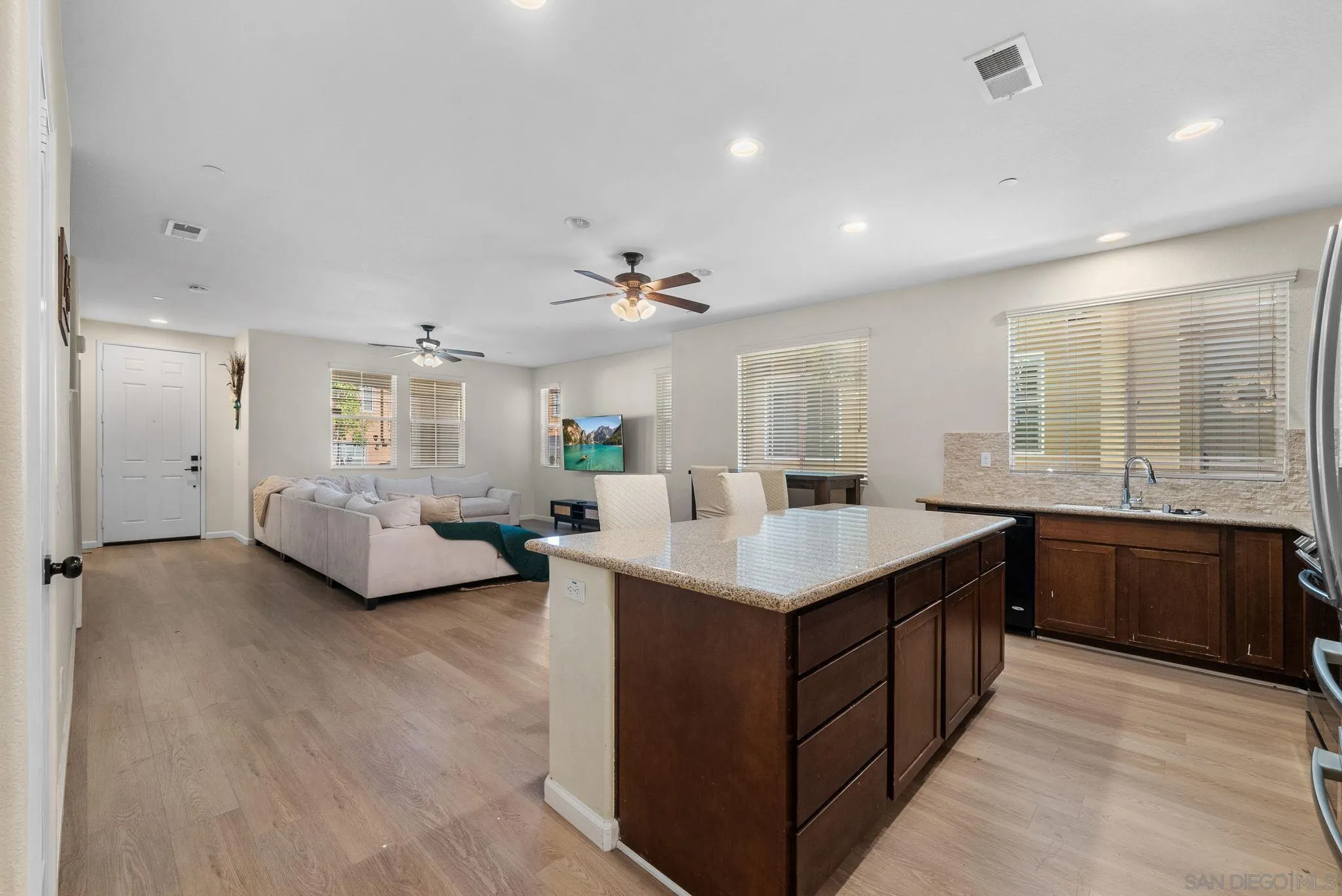 https://cdn.realtyfeed.com/cdn/127/250000005/ad448b5c452efbda8299f08dbbbc7bdb.webp