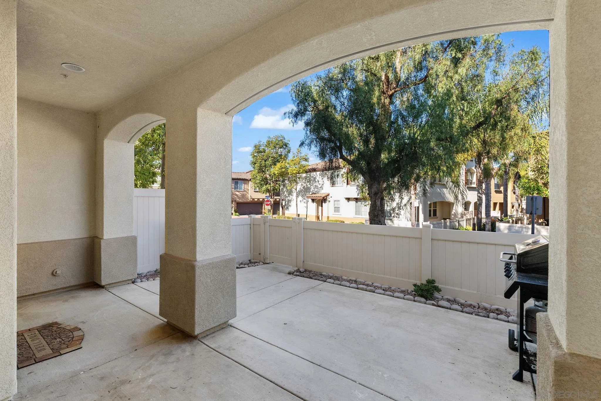 https://cdn.realtyfeed.com/cdn/127/250000005/b5ac827a35f29943e12b8b5b606e6e3c.webp