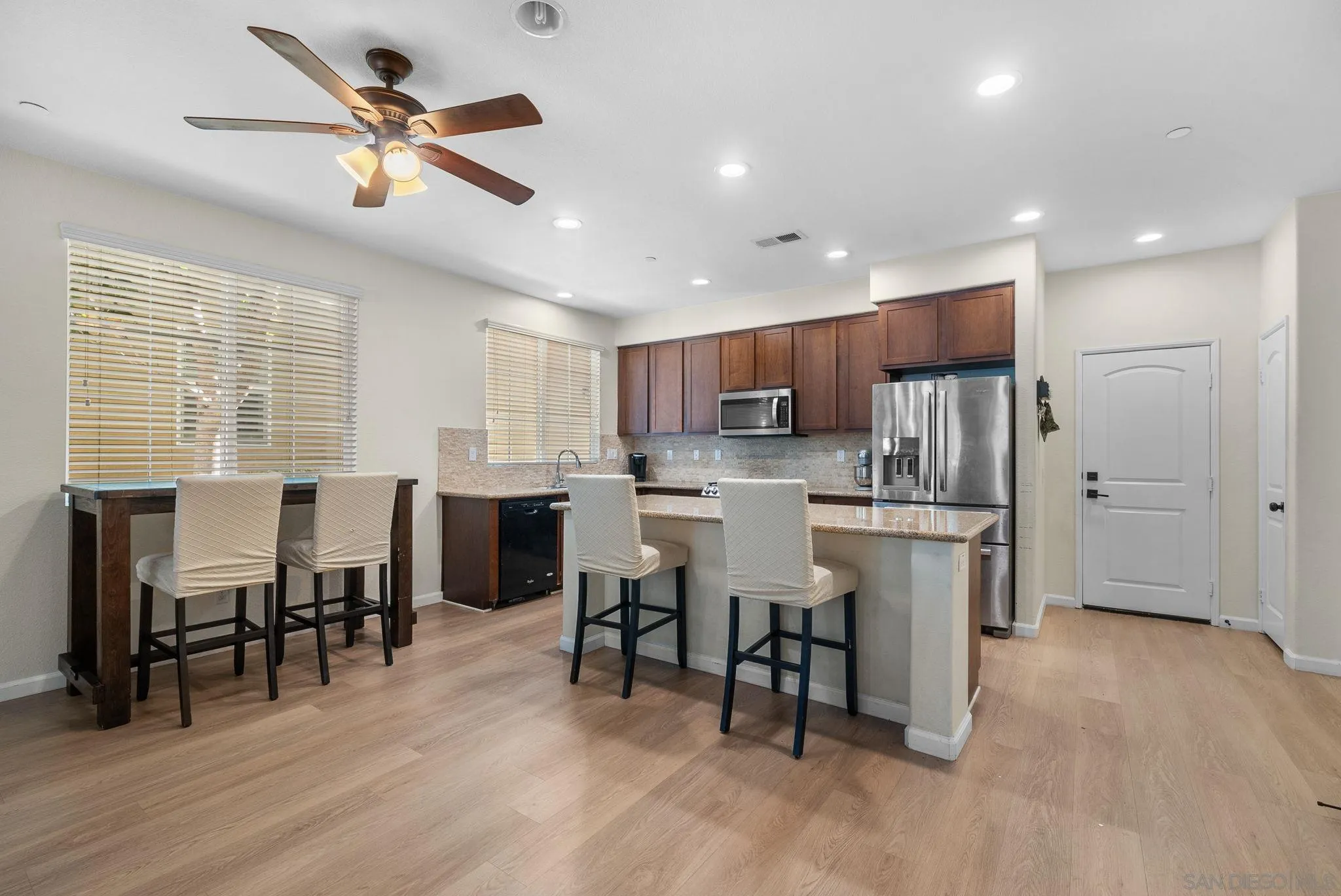 https://cdn.realtyfeed.com/cdn/127/250000005/d8b328f8810de48172600574713d53b1.webp