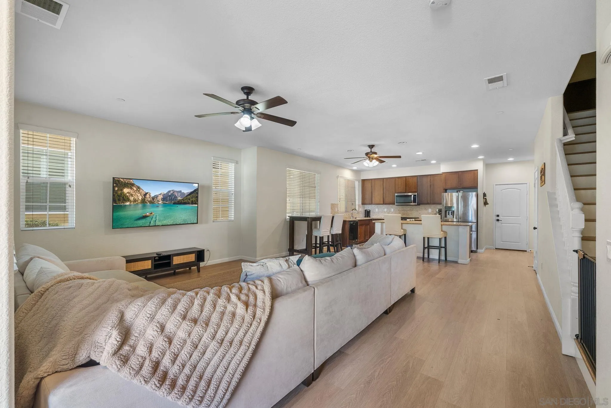 https://cdn.realtyfeed.com/cdn/127/250000005/dfbba32559ec4f967b17a8e02b59b726.webp