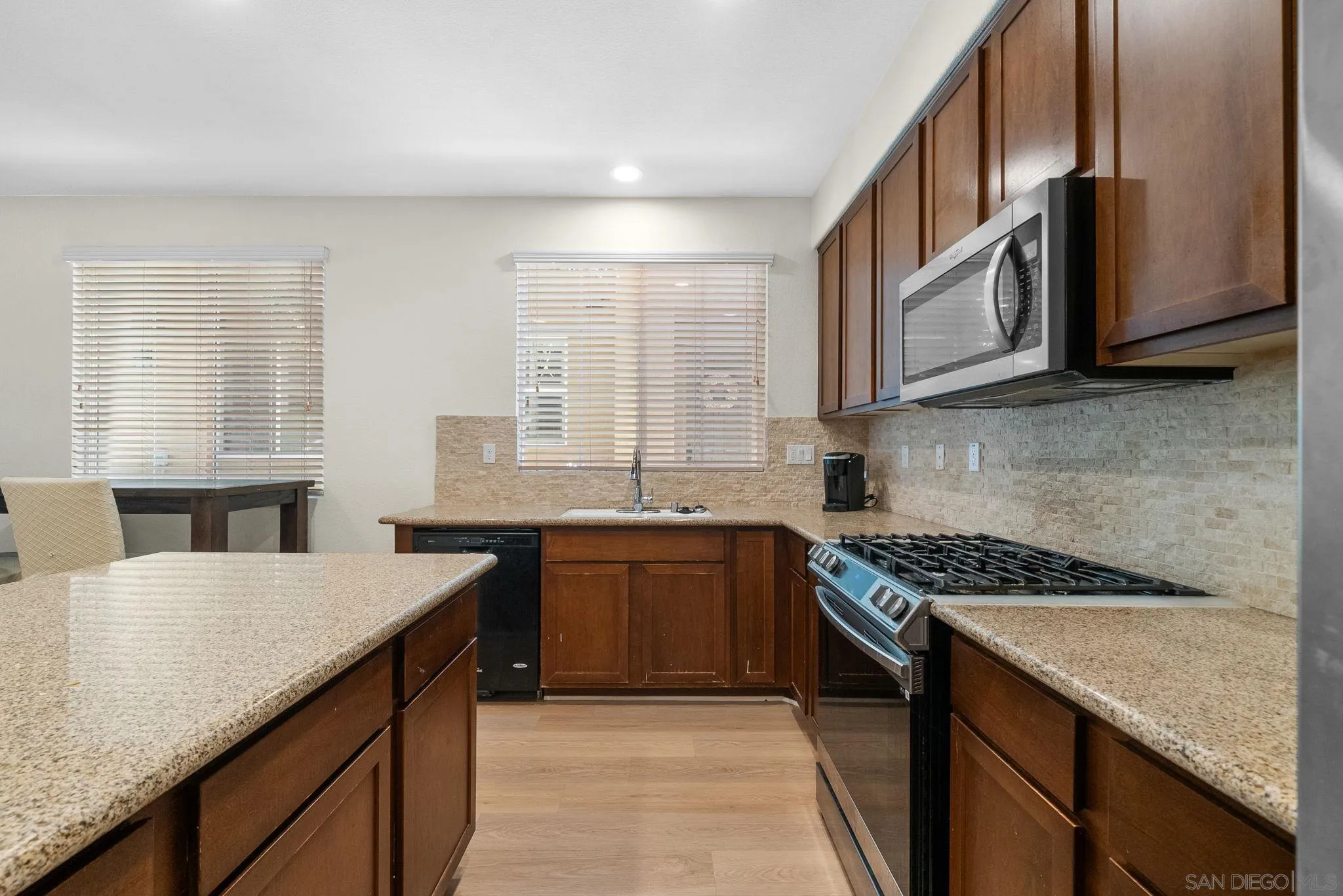 https://cdn.realtyfeed.com/cdn/127/250000005/f2aa97c96a3432d8b3b93bb4b563503f.webp