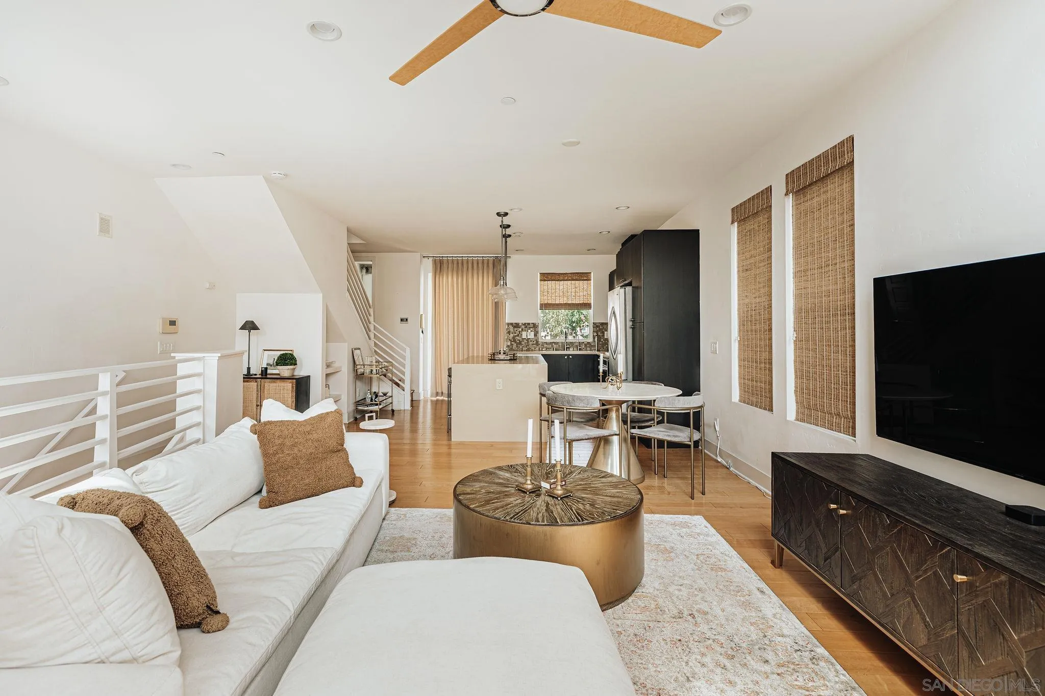 Photo #2: 250000046 Listing 