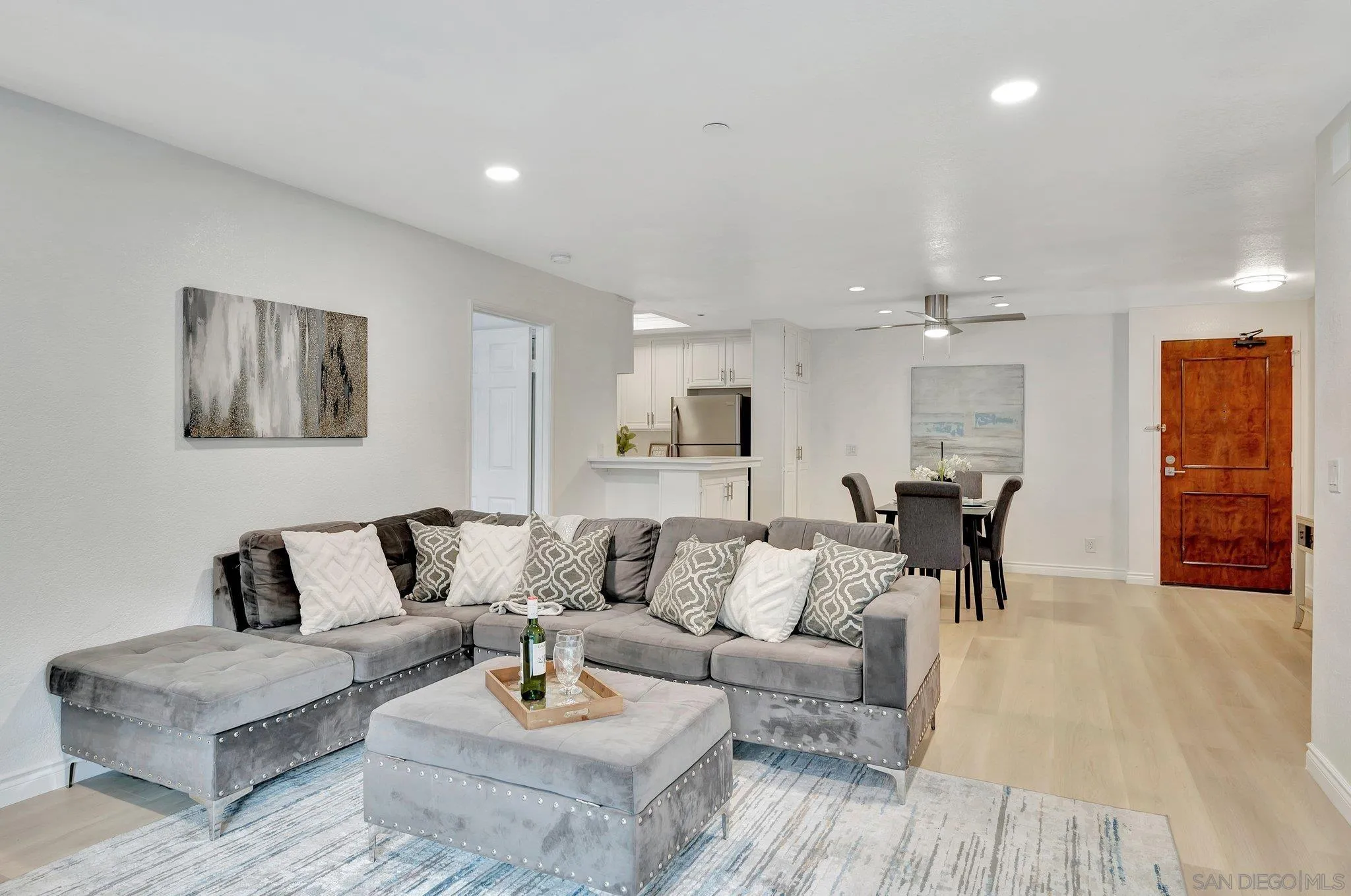Photo #4: 250000214 Listing 