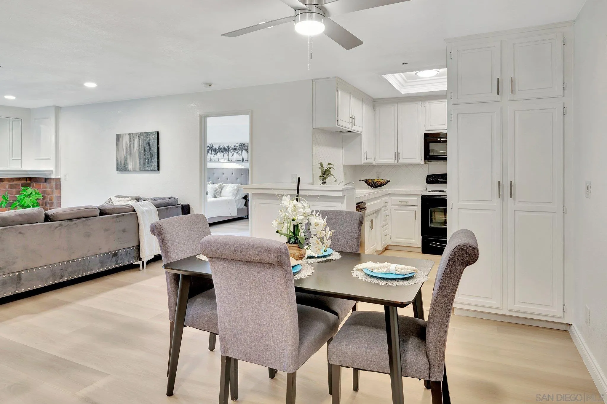 Photo #2: 250000214 Listing 