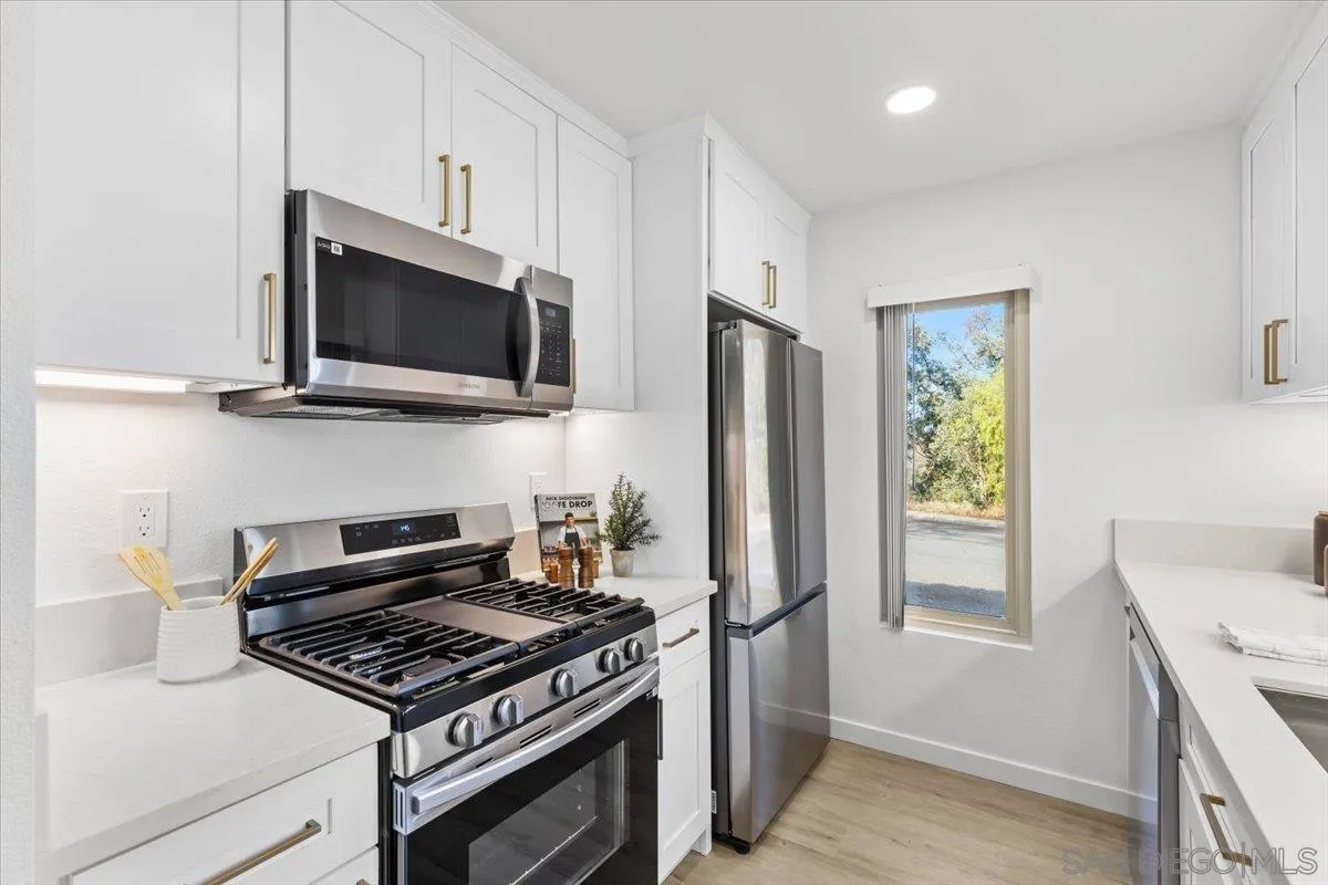 Photo #4: 250000259 Listing 