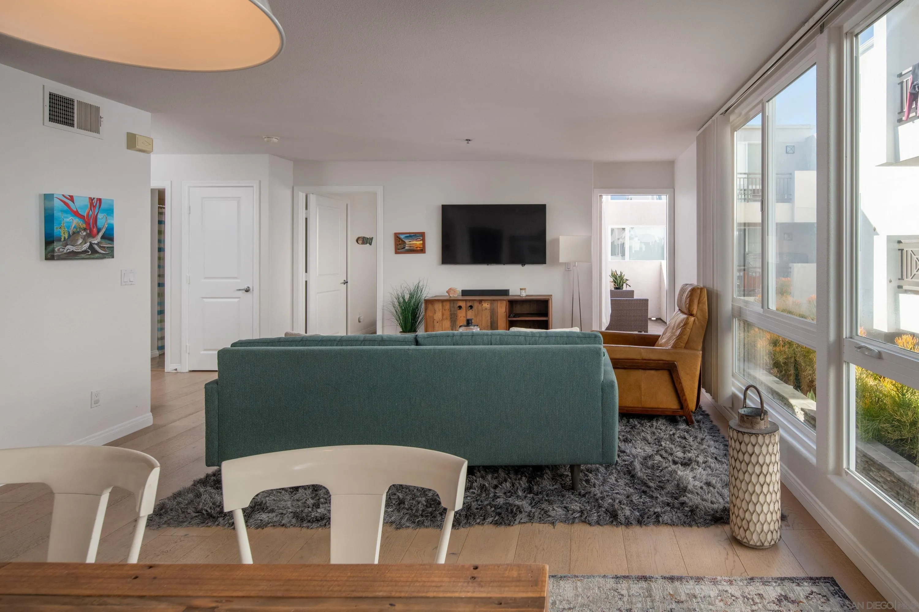 Photo #4: 250000353 Listing 