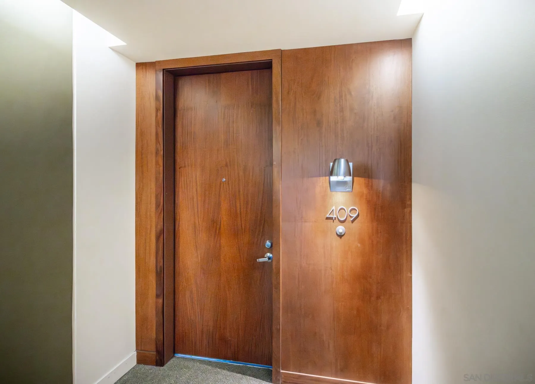 Photo #5: 250000359 Listing 