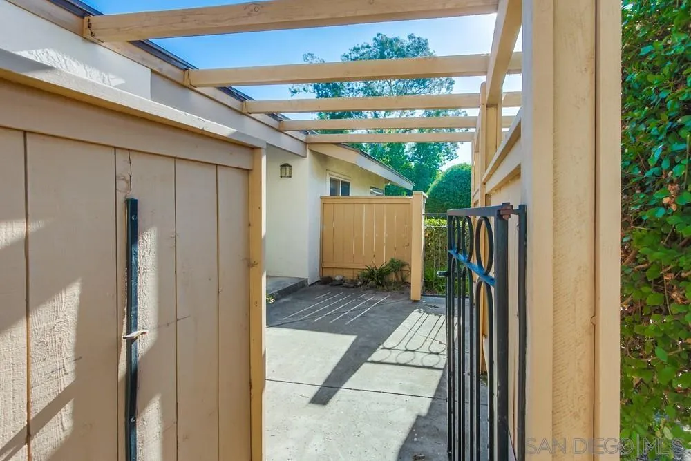 Photo #6: 250000447 Listing 